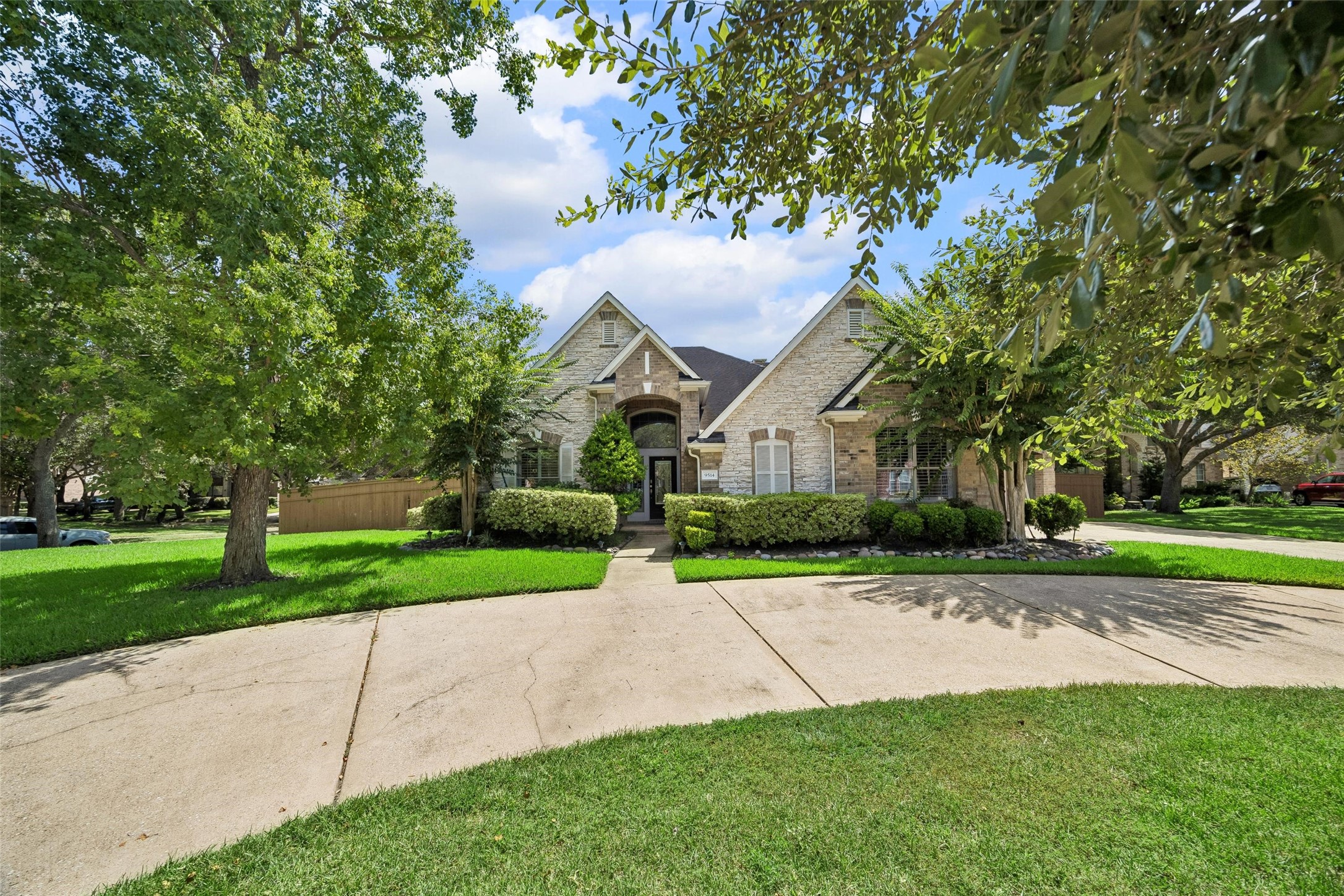 9514 Tallow Court Property Photo 3