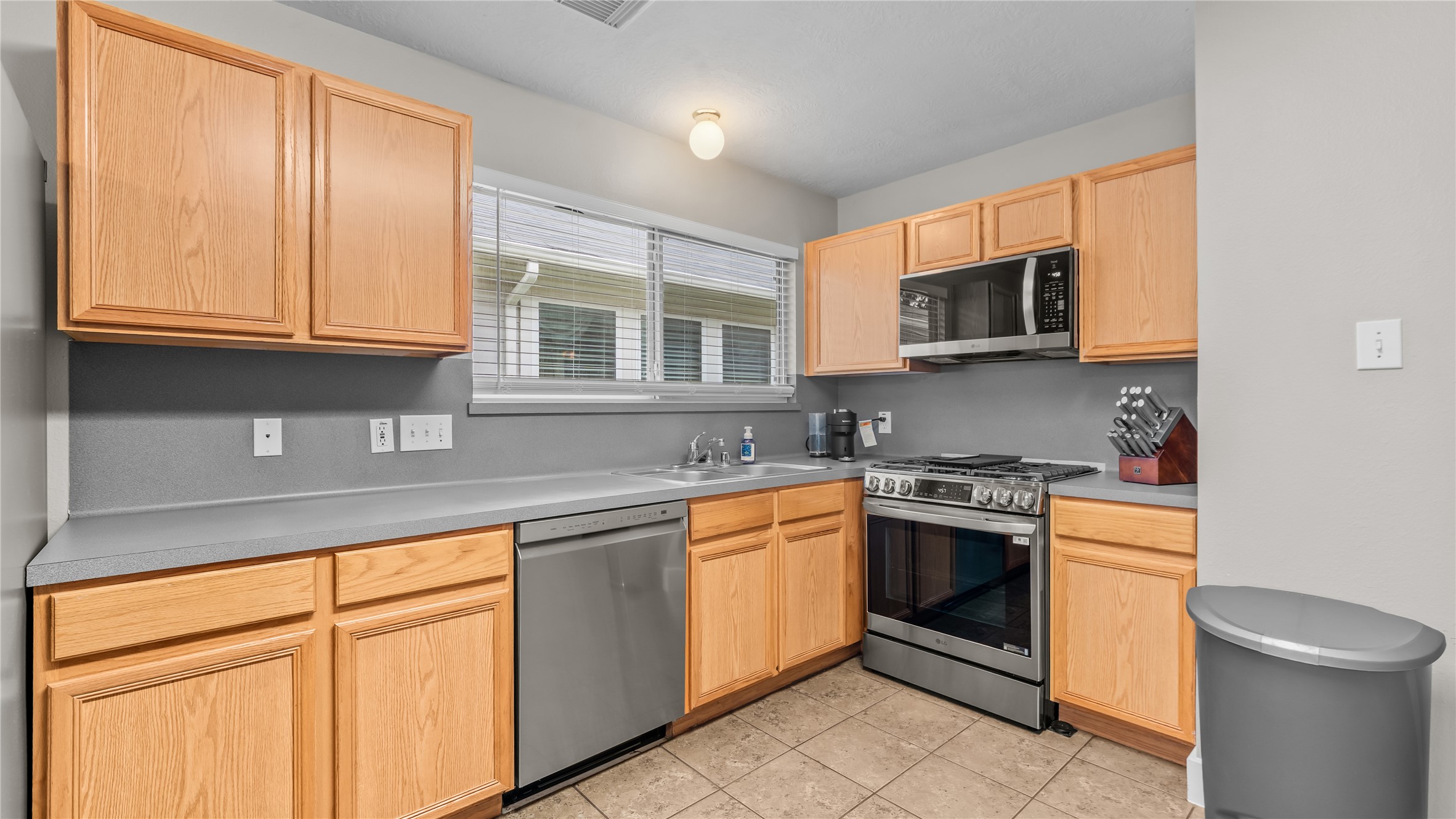 9906 Farrell Drive Property Photo 6