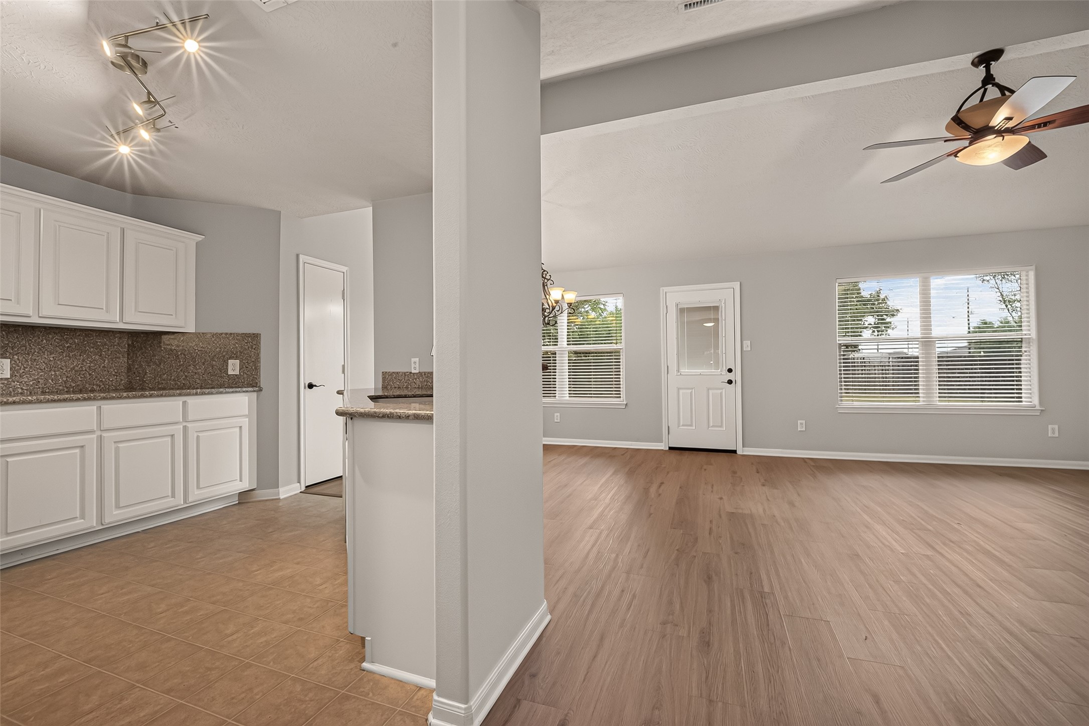 16299 Hidden Deer Lane Property Photo 3