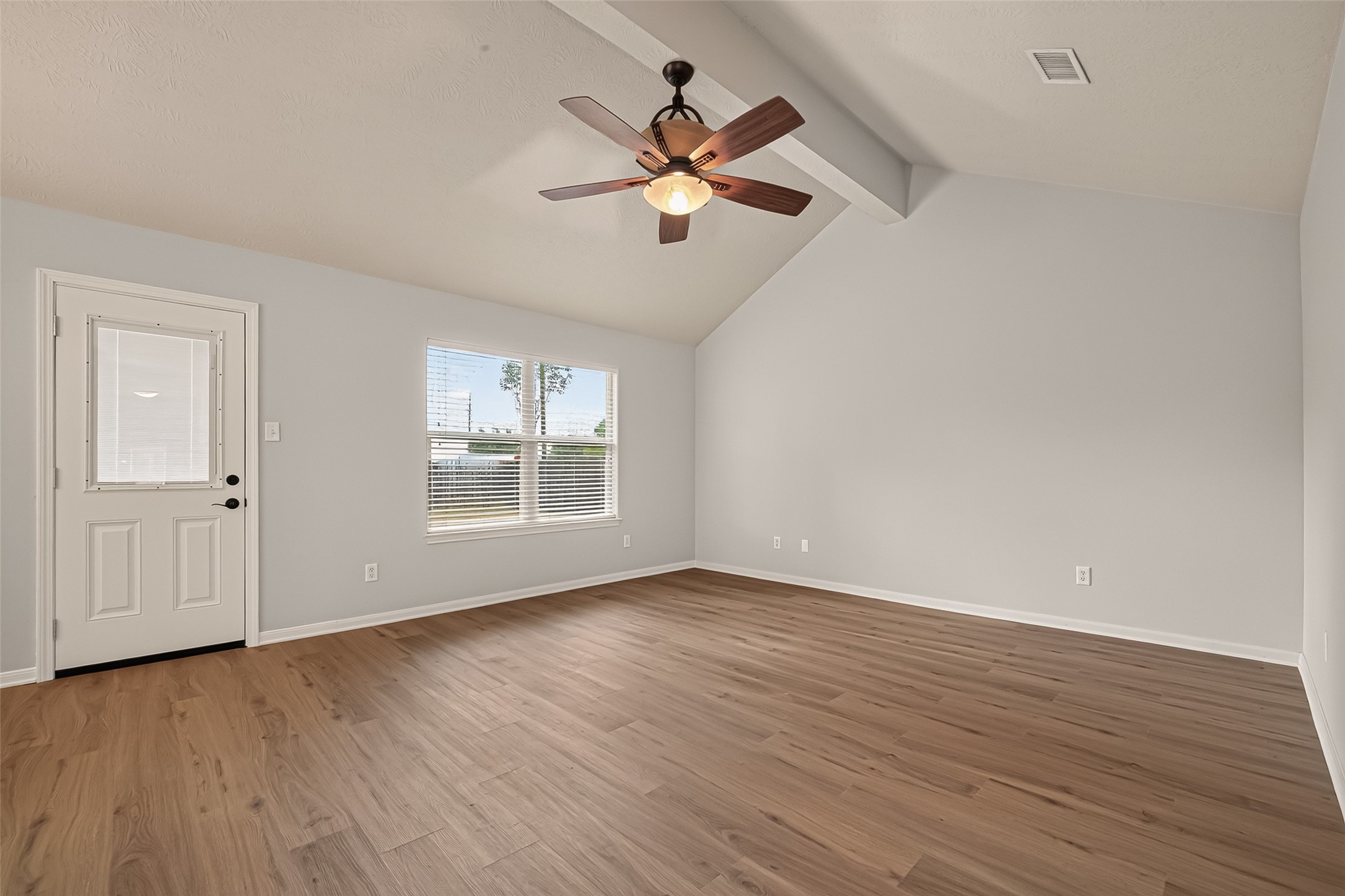 16299 Hidden Deer Lane Property Photo 5