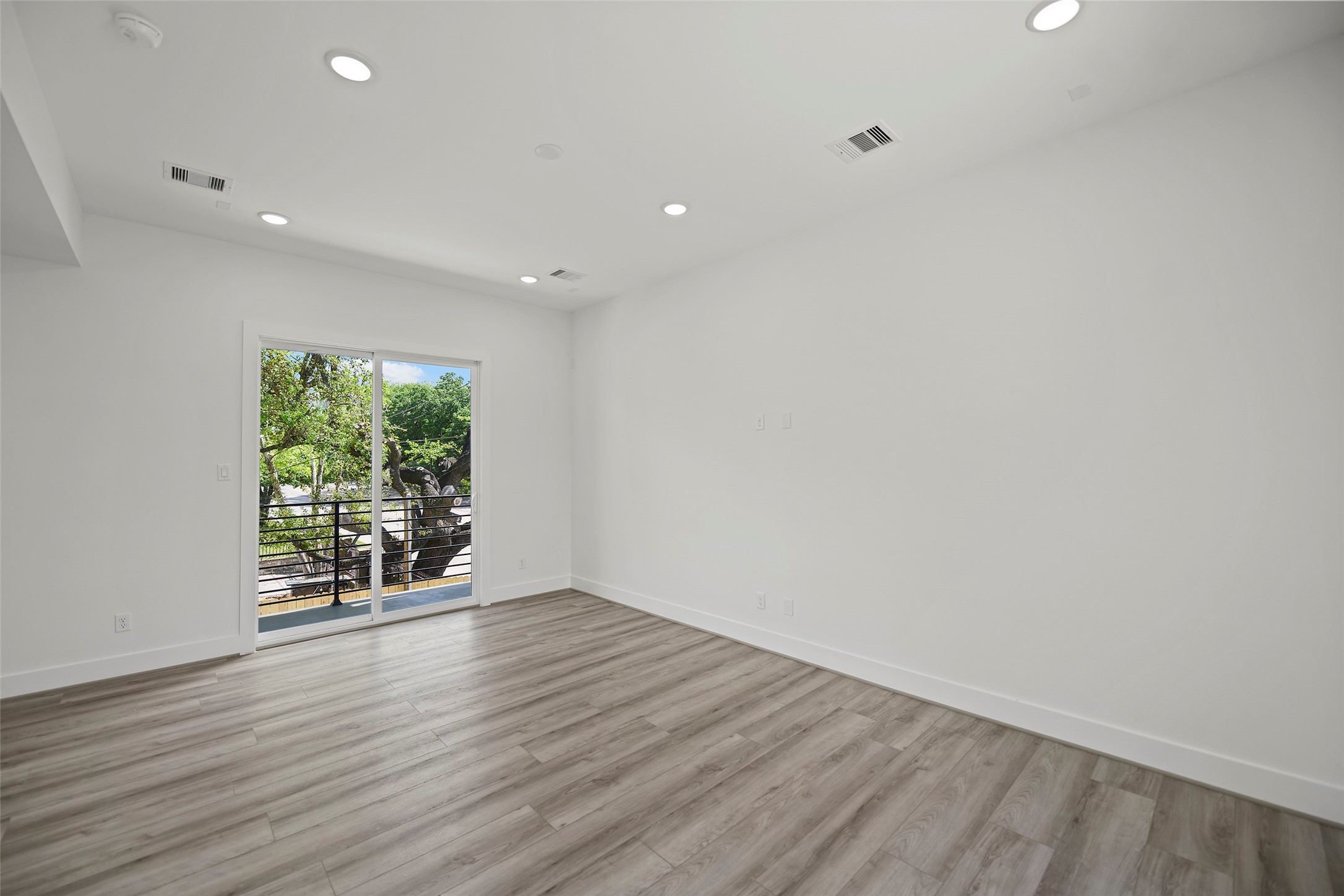 870 W Little York Road B Property Photo 14