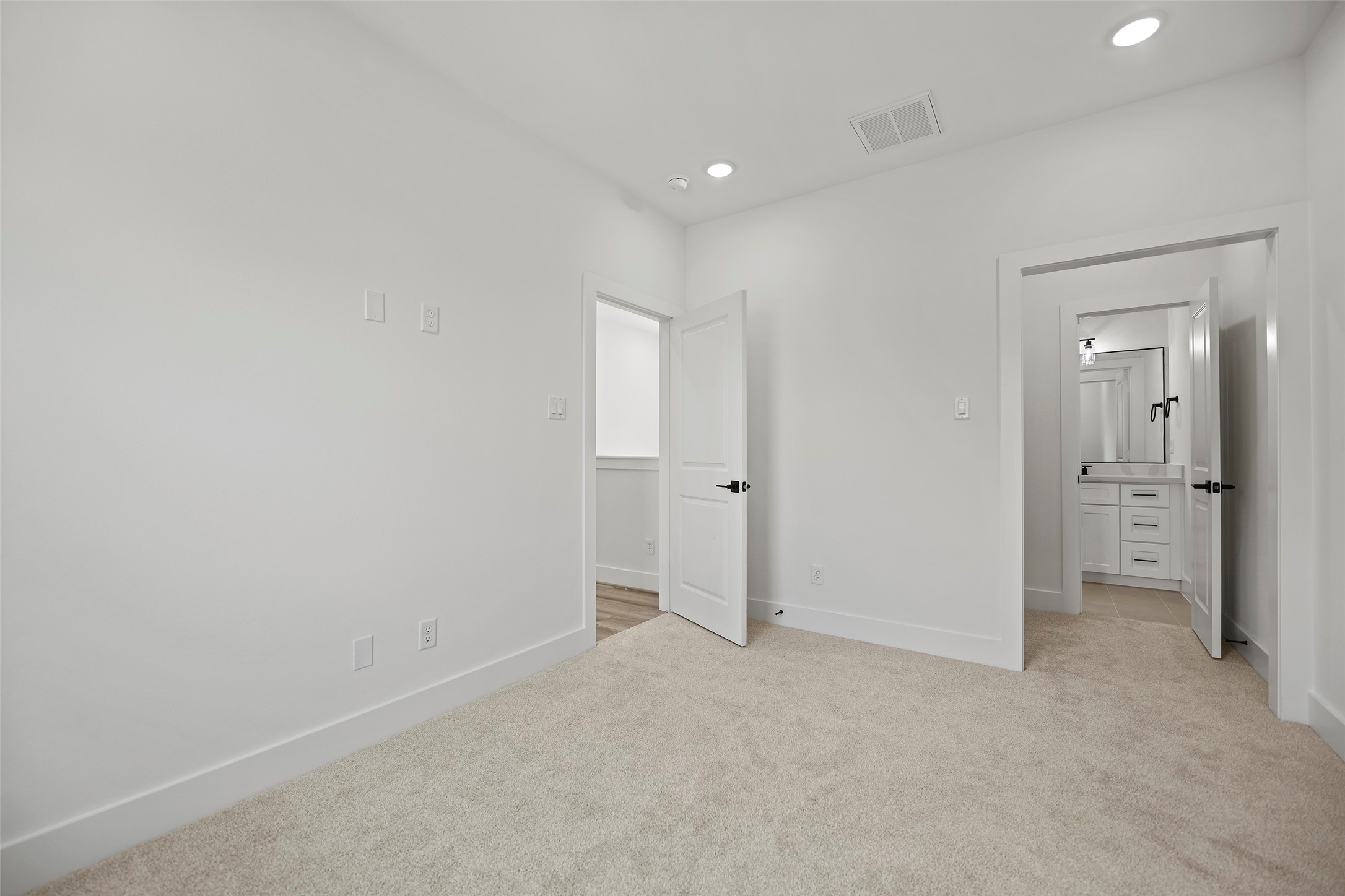 870 W Little York Road B Property Photo 31