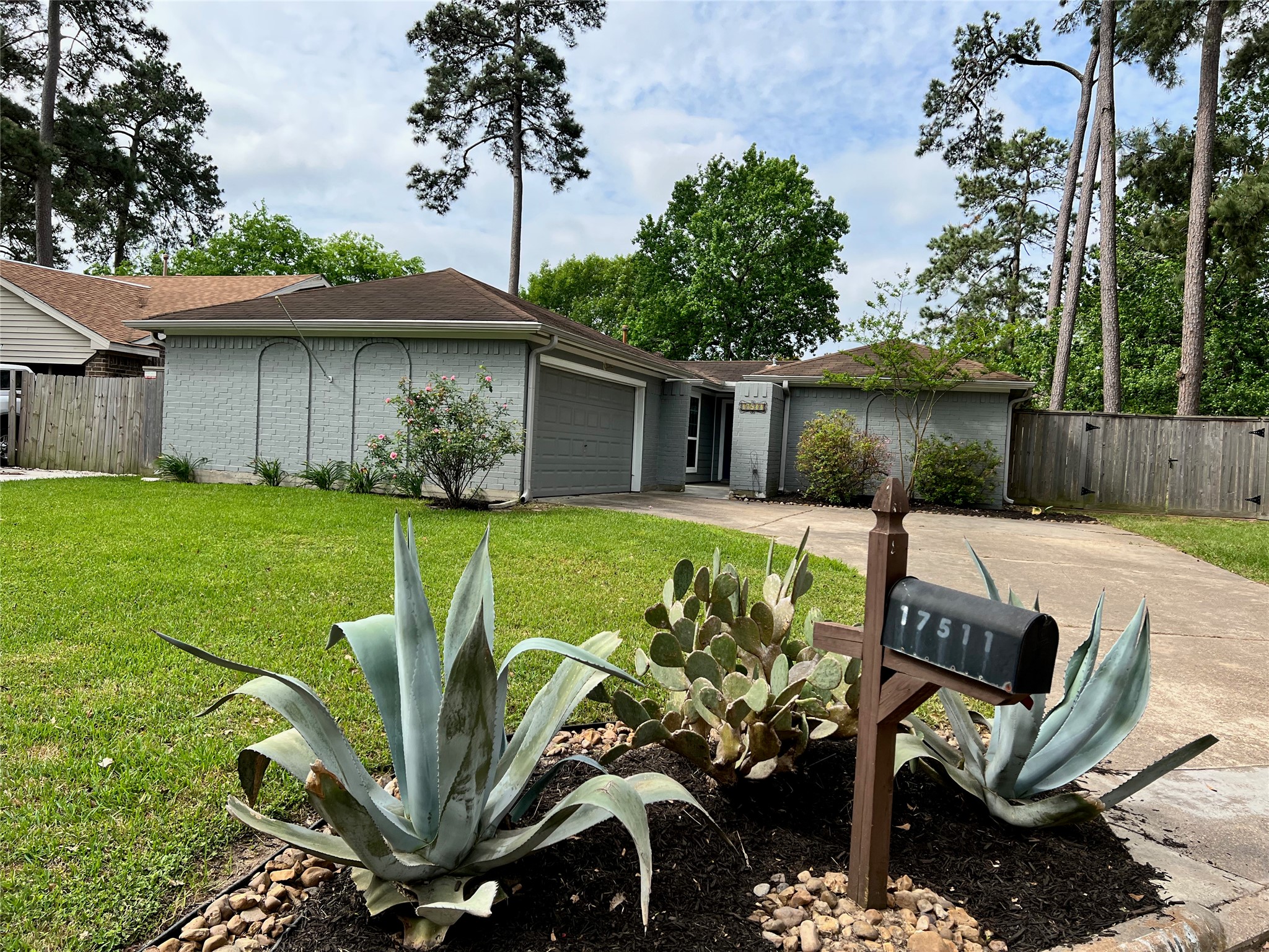 17511 Glenhew Road Property Photo 2