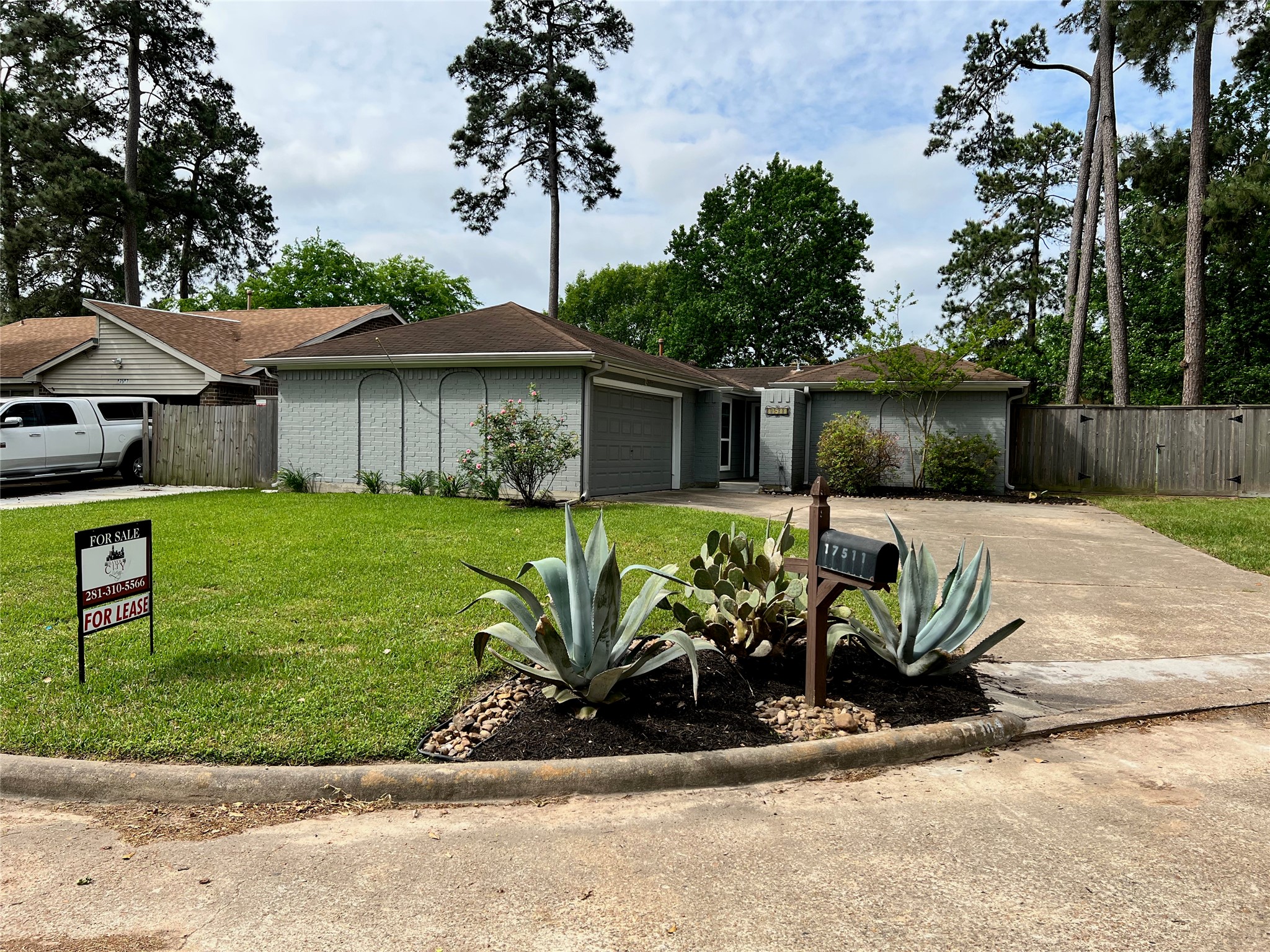 17511 Glenhew Road Property Photo 3