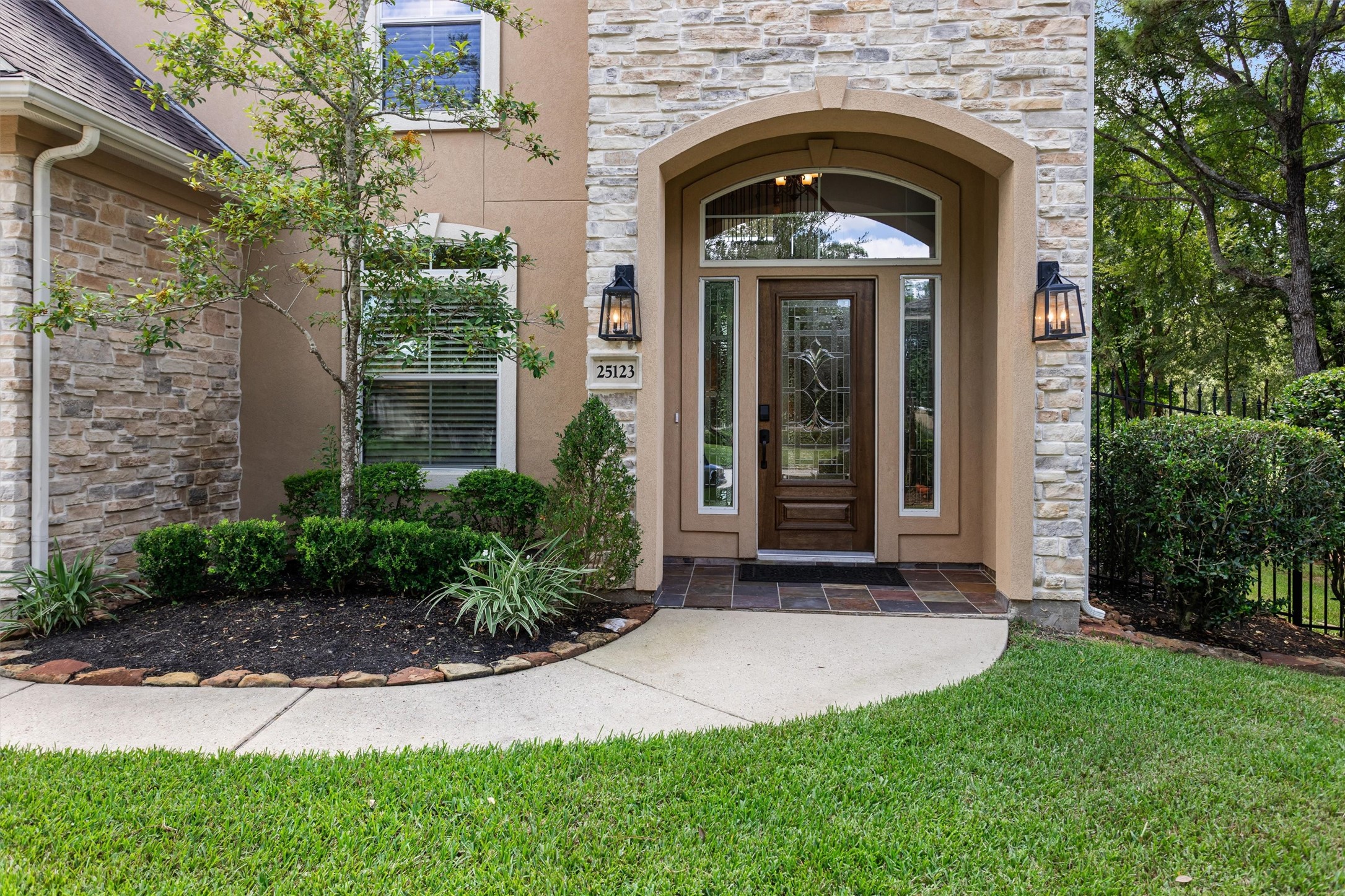 25123 Arcane Court Property Photo 3