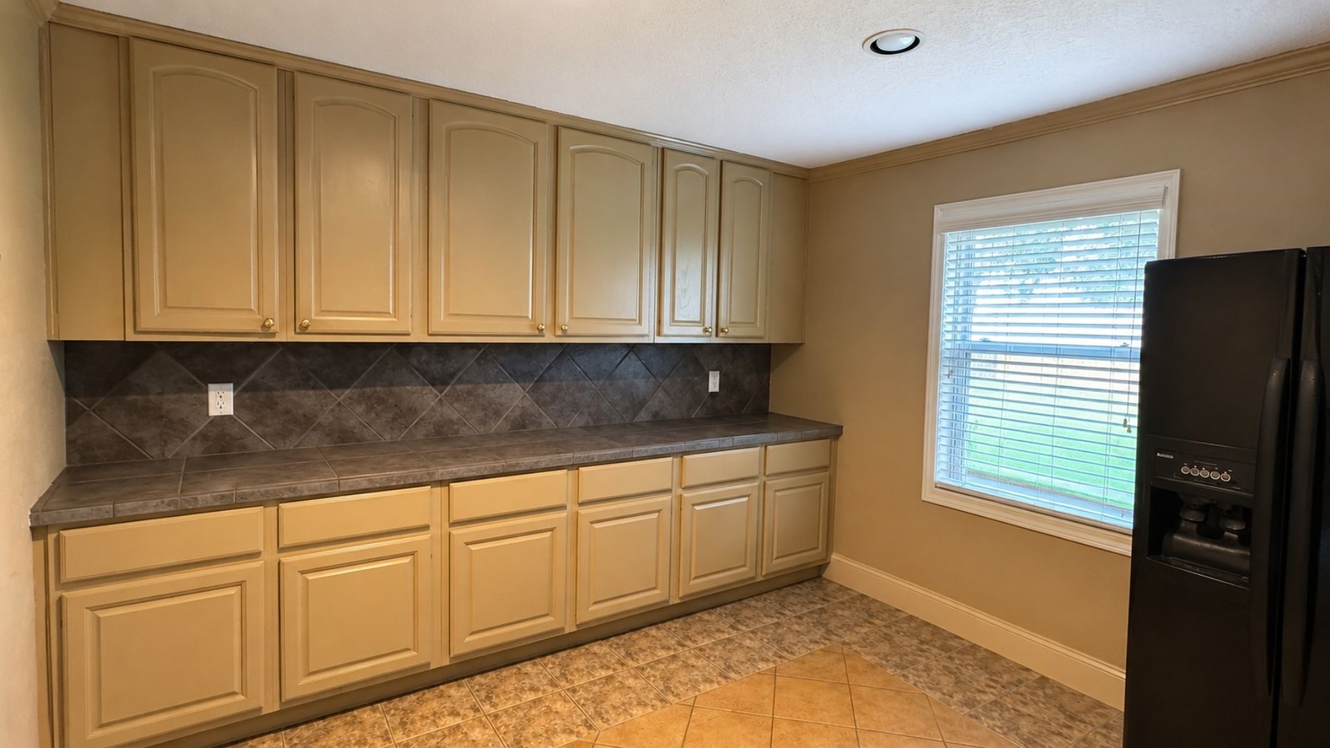 12718 Park Forest Drive Property Photo 6
