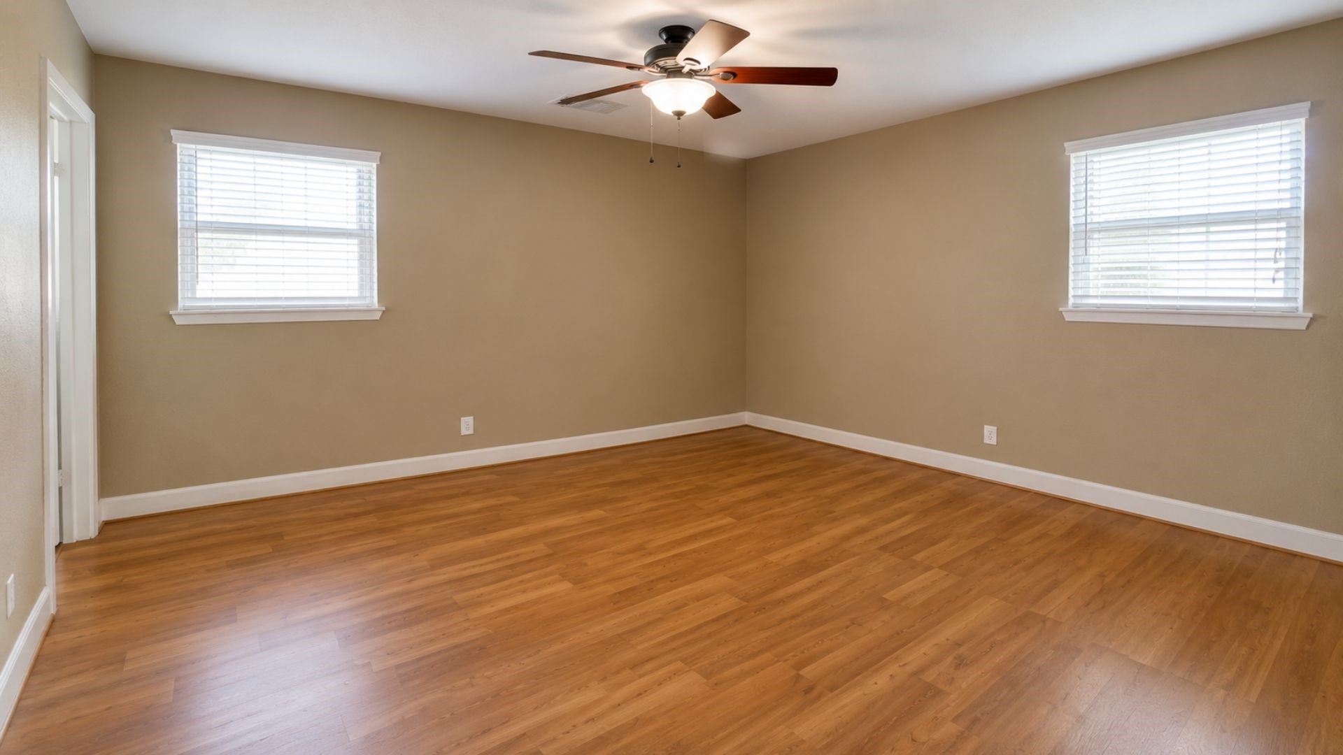 12718 Park Forest Drive Property Photo 7
