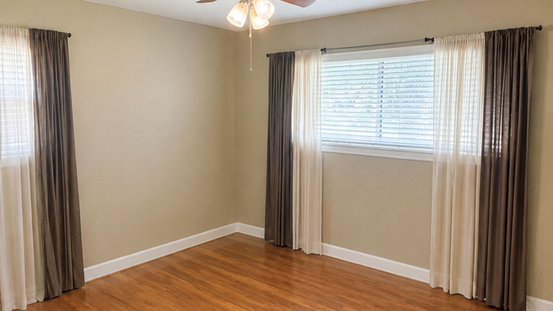 12718 Park Forest Drive Property Photo 9