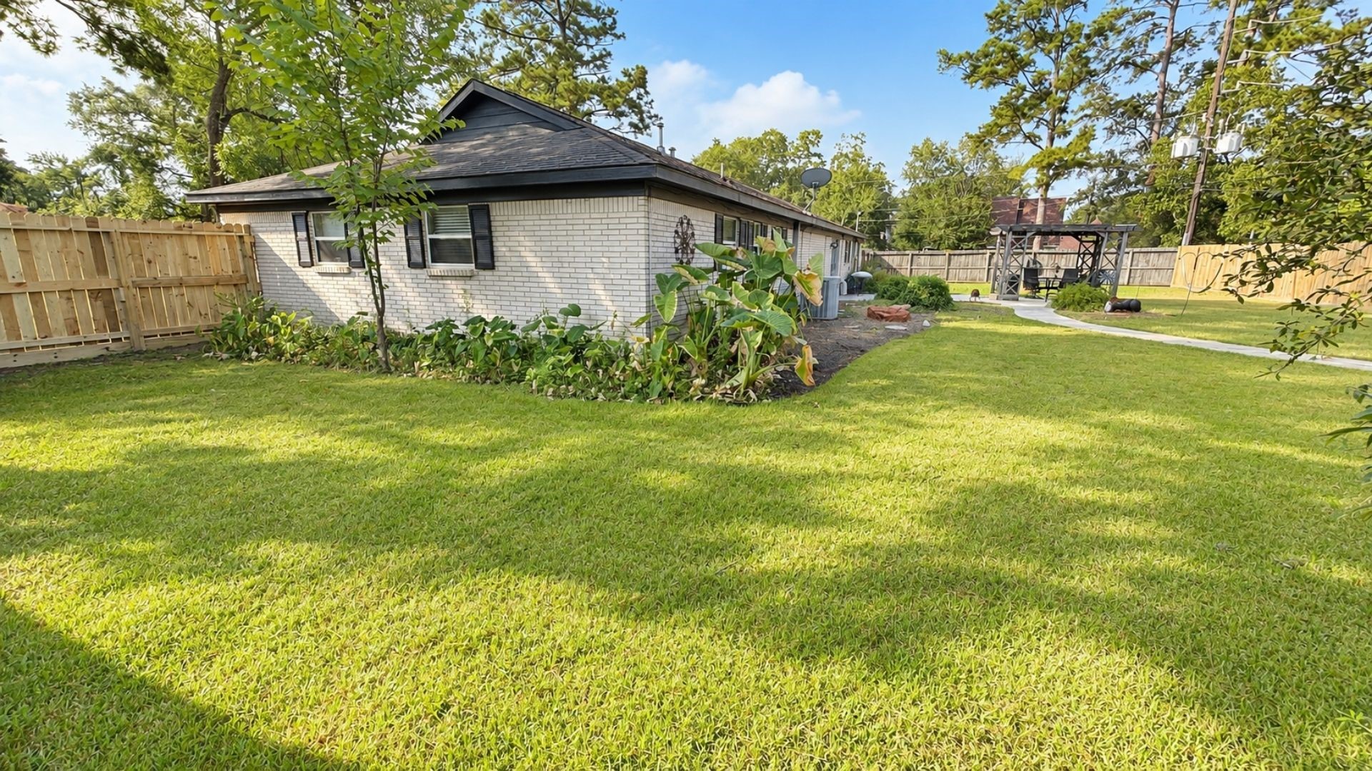 12718 Park Forest Drive Property Photo 22