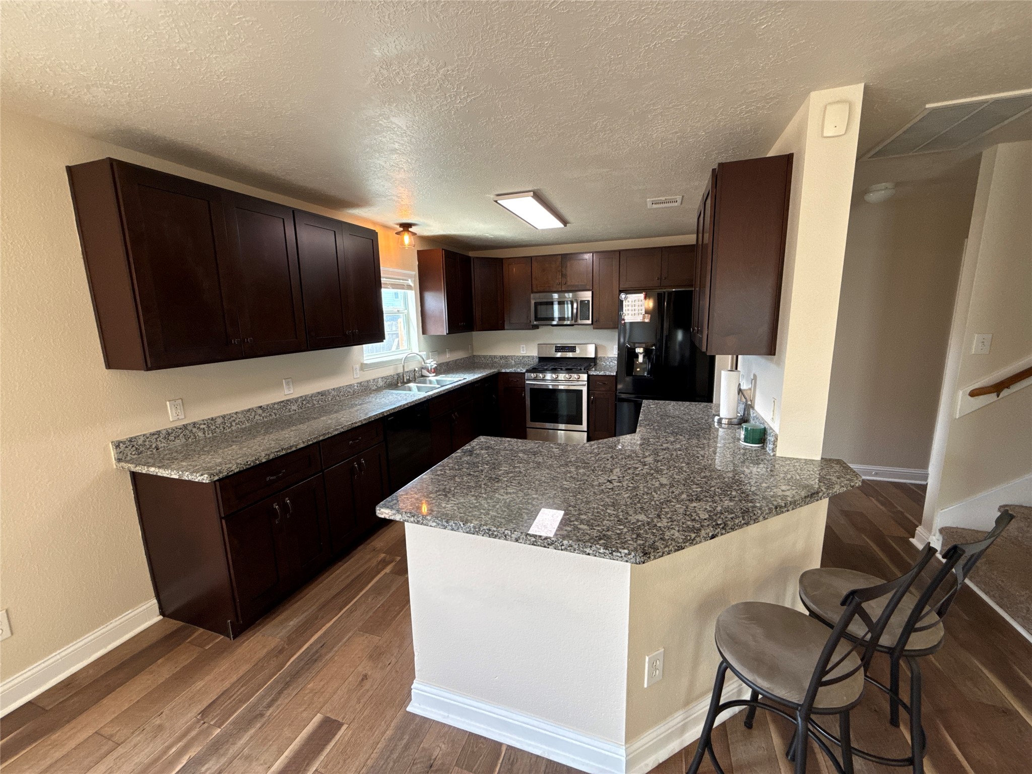 3115 Ribbon Creek Way Property Photo 6