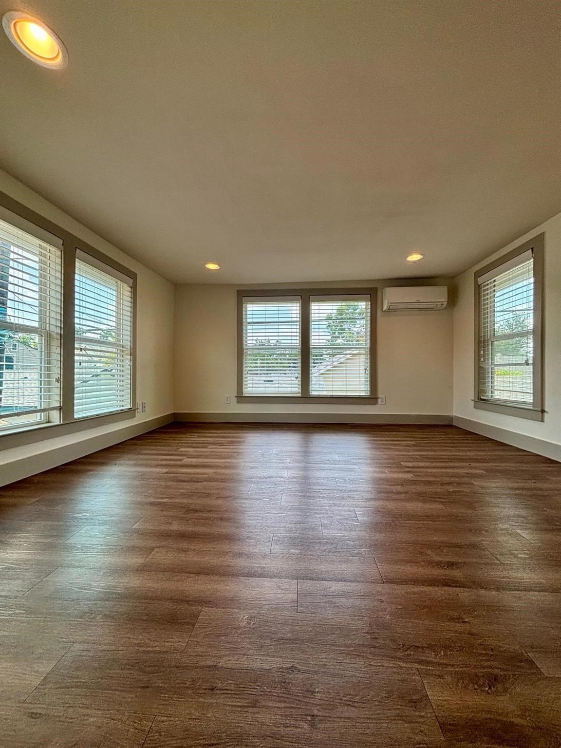 1009 Enid Street B Property Photo 5
