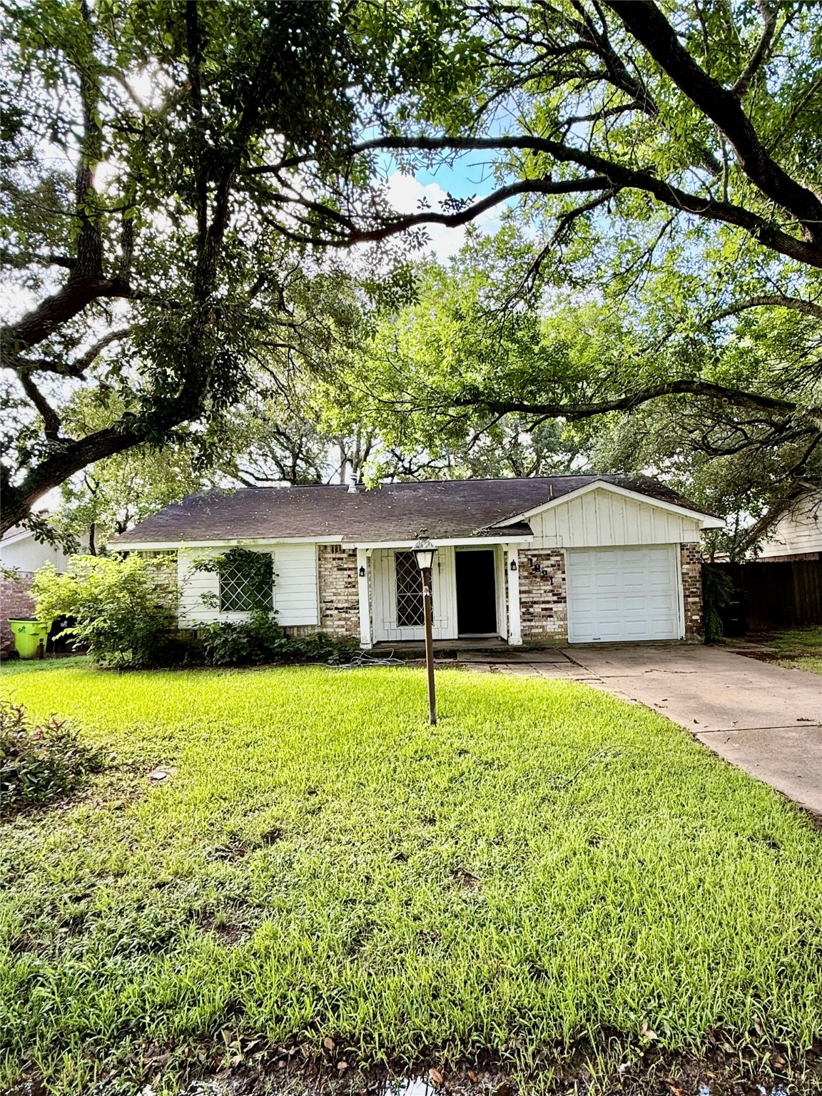 1921 Ripple Creek Drive Property Photo 1