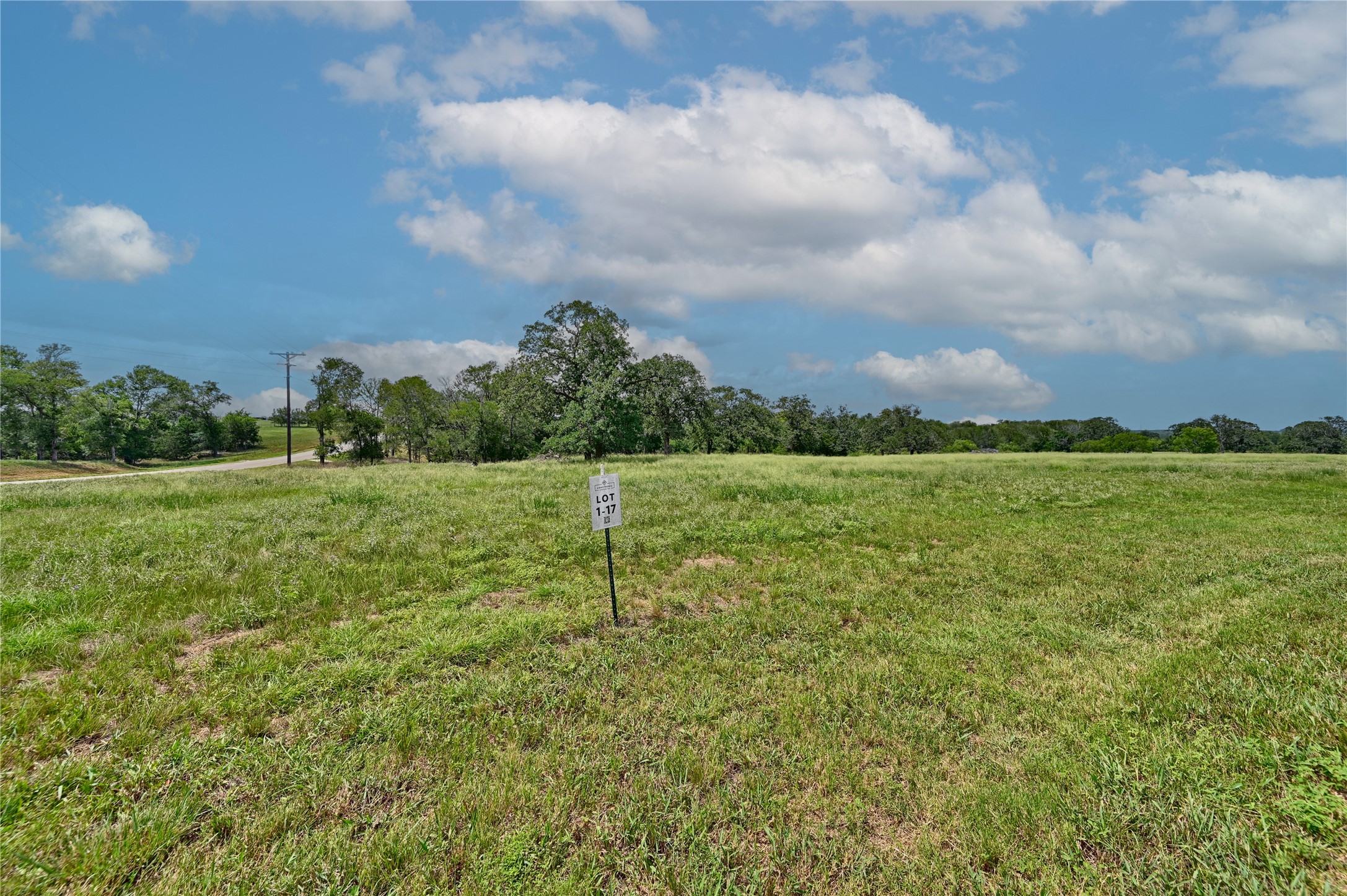 180 Sunny Day Dr Property Photo 3