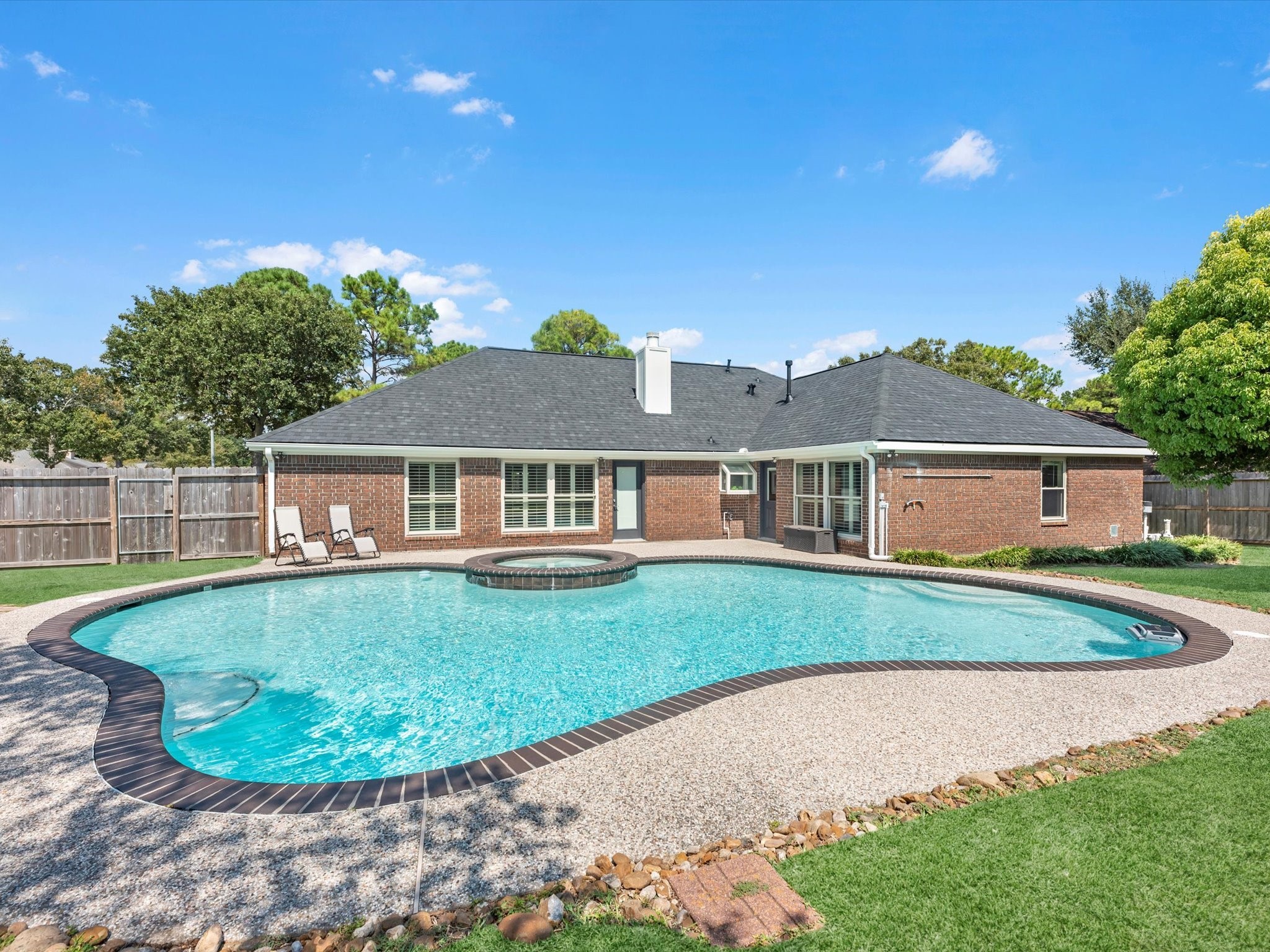 3029 Glen Iris Drive Property Photo 3