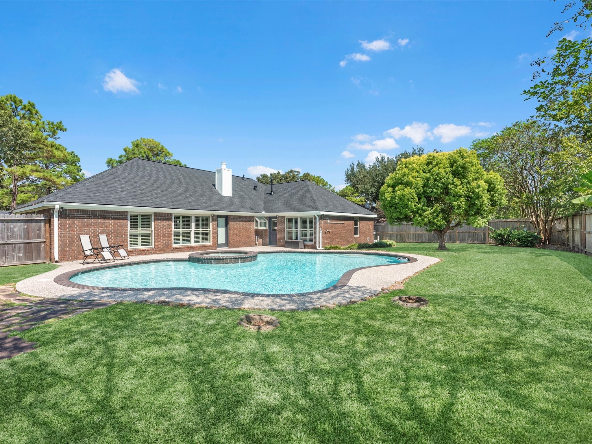 3029 Glen Iris Drive Property Photo 4