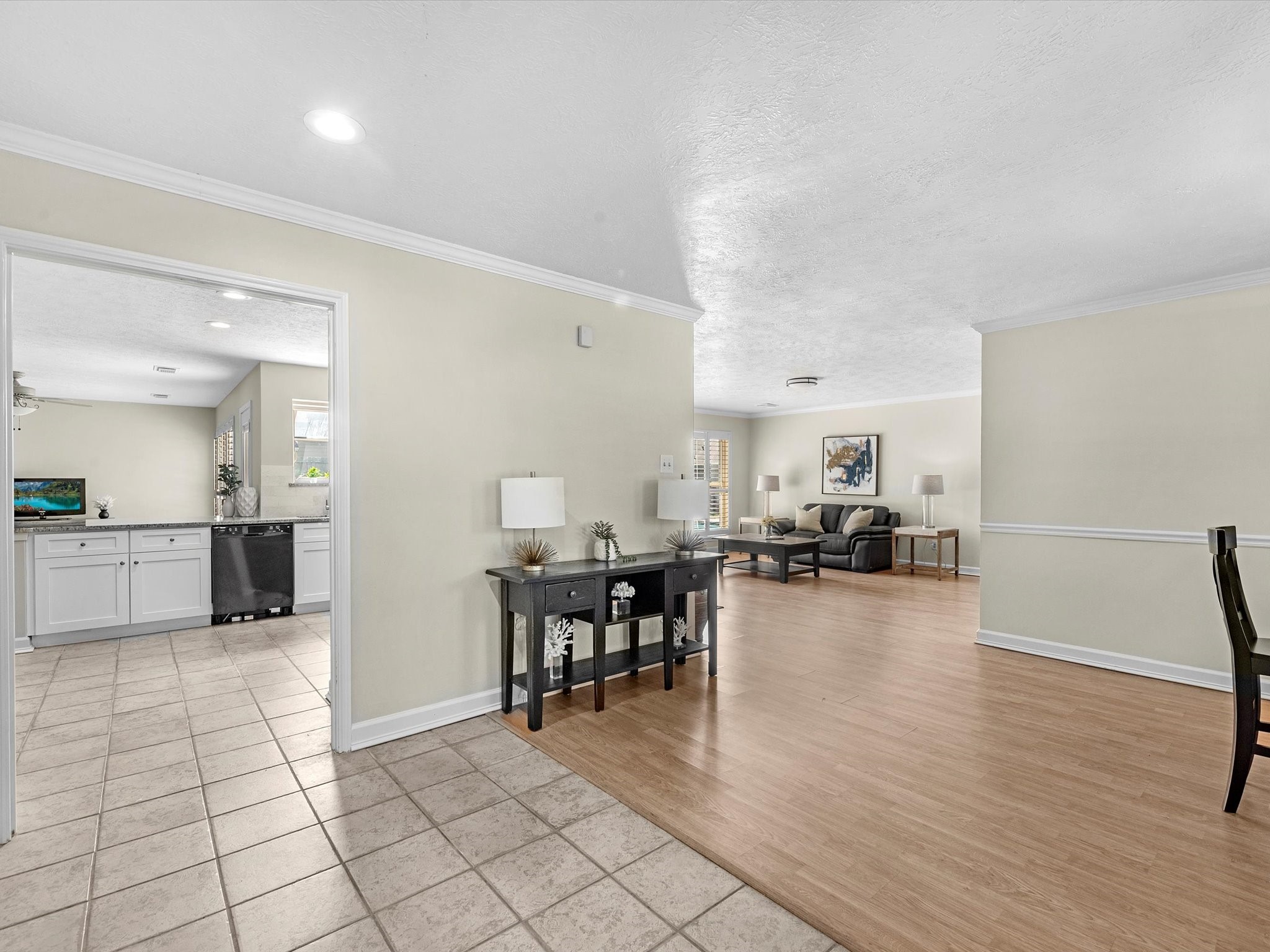 3029 Glen Iris Drive Property Photo 8