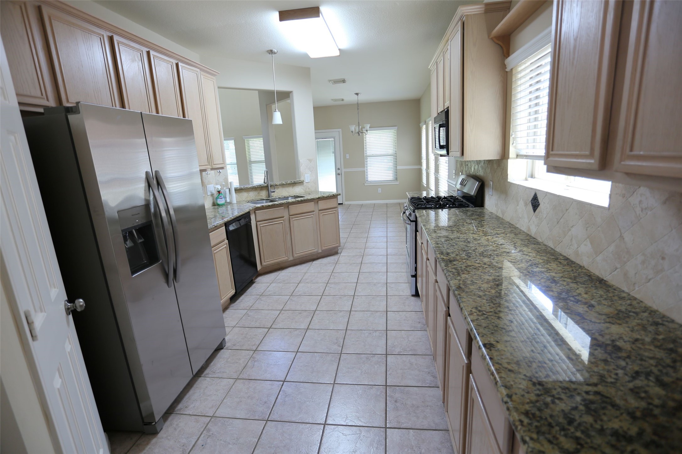 3327 Summerwood Lane Property Photo 6