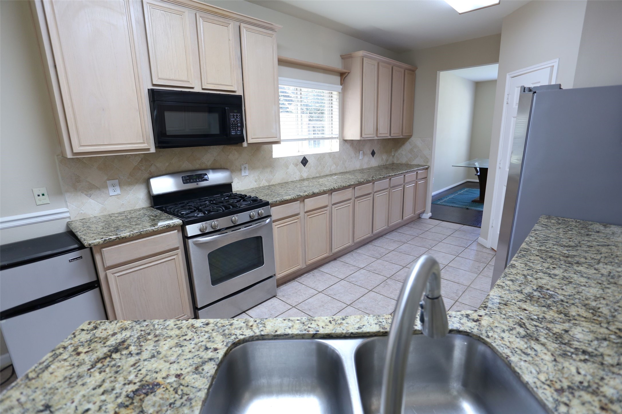 3327 Summerwood Lane Property Photo 8