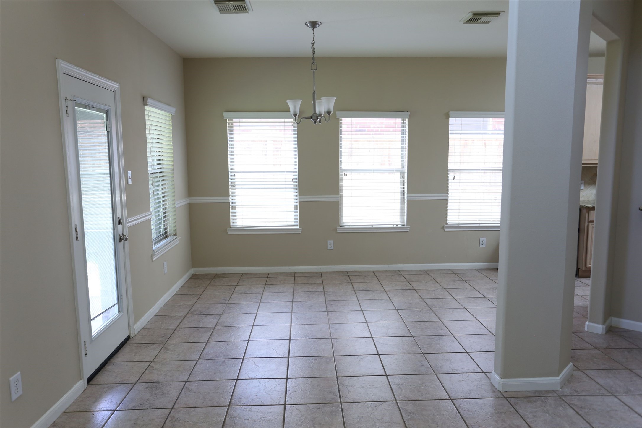 3327 Summerwood Lane Property Photo 11