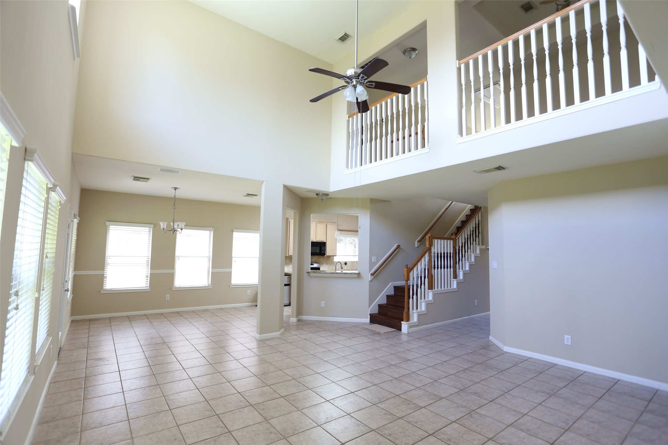 3327 Summerwood Lane Property Photo 12