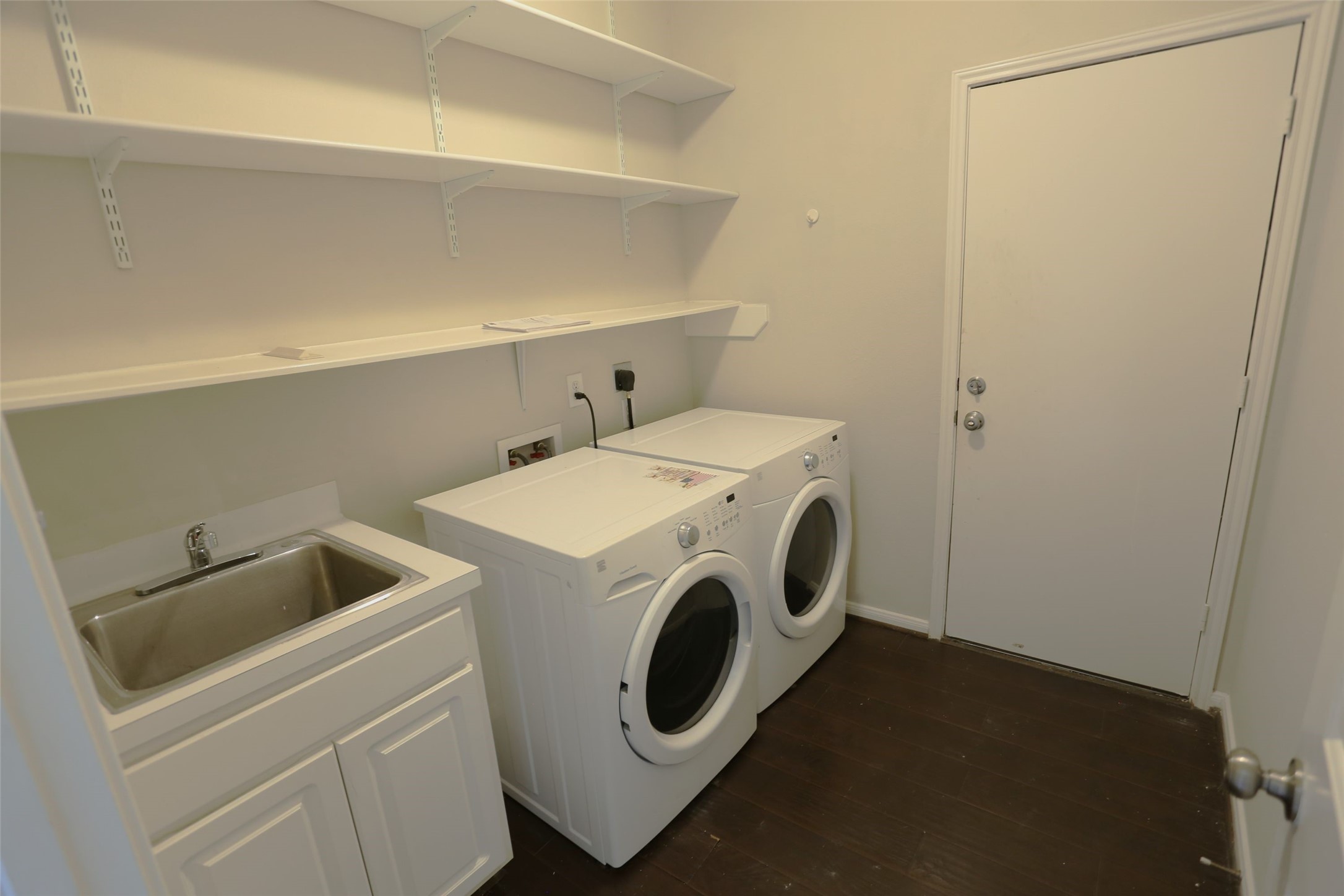 3327 Summerwood Lane Property Photo 15