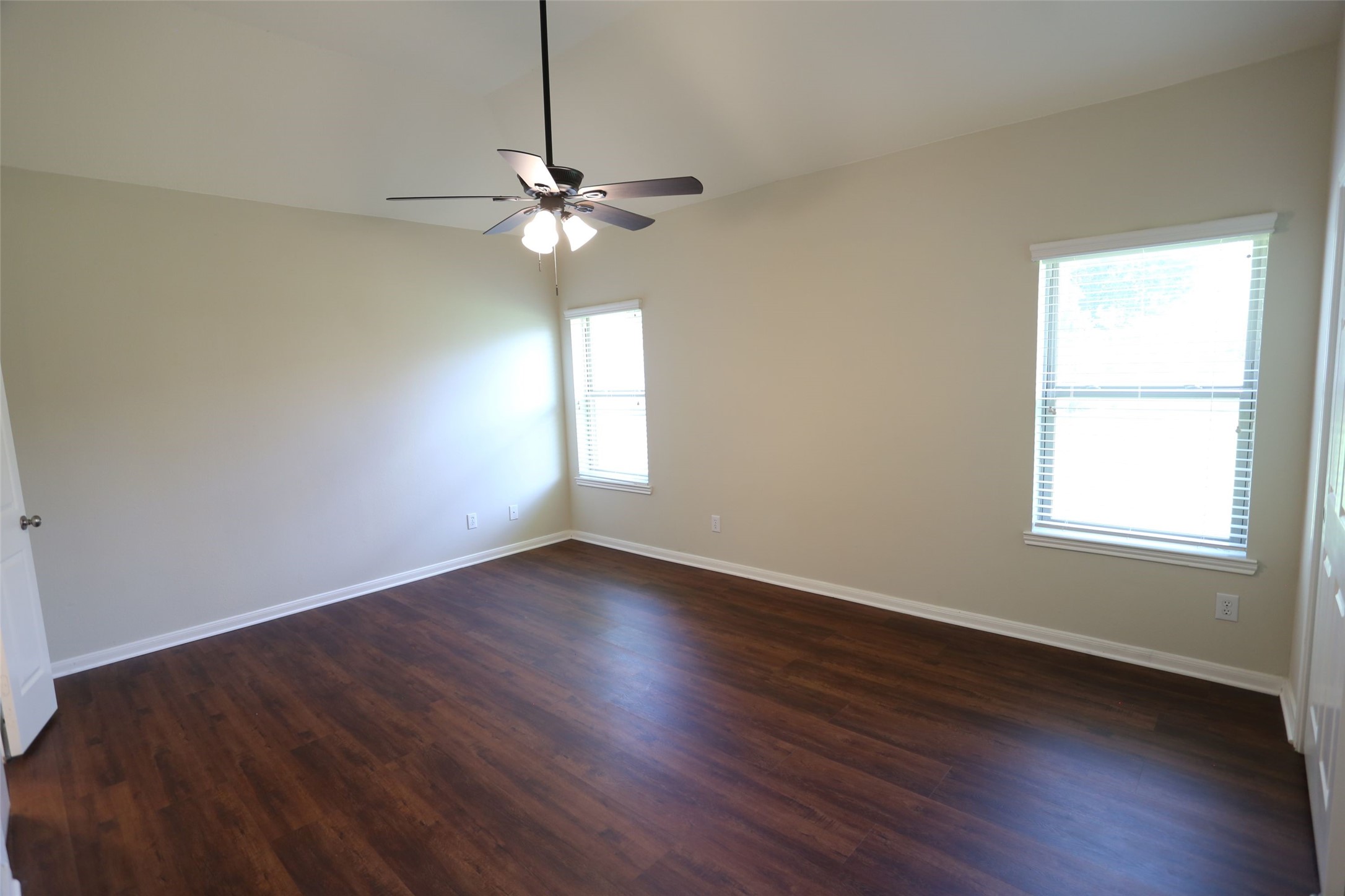3327 Summerwood Lane Property Photo 16