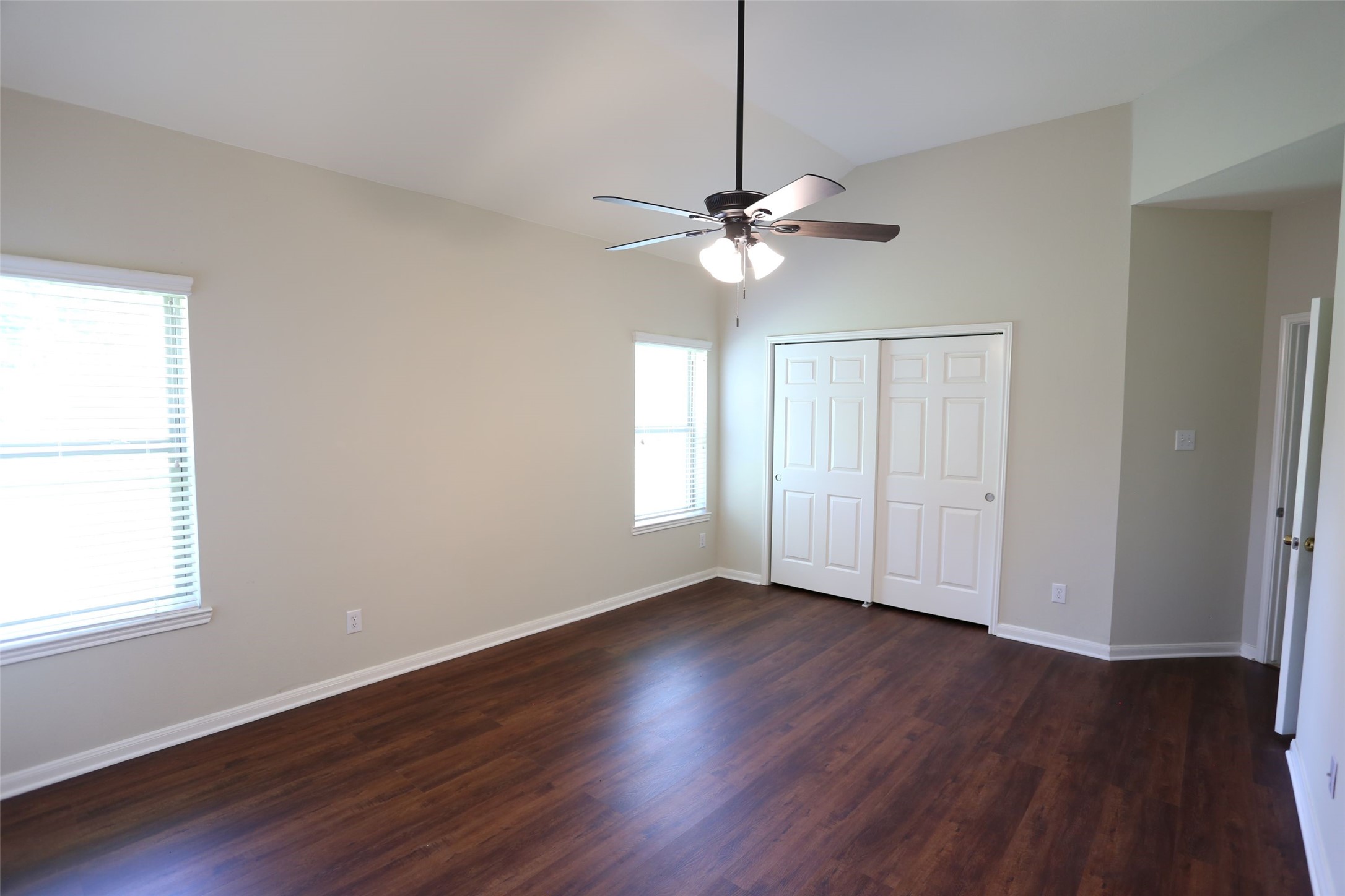 3327 Summerwood Lane Property Photo 17