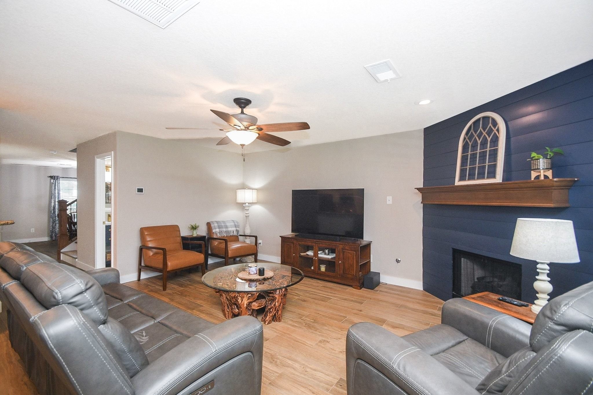 18115 Calcaterra Court Property Photo 3