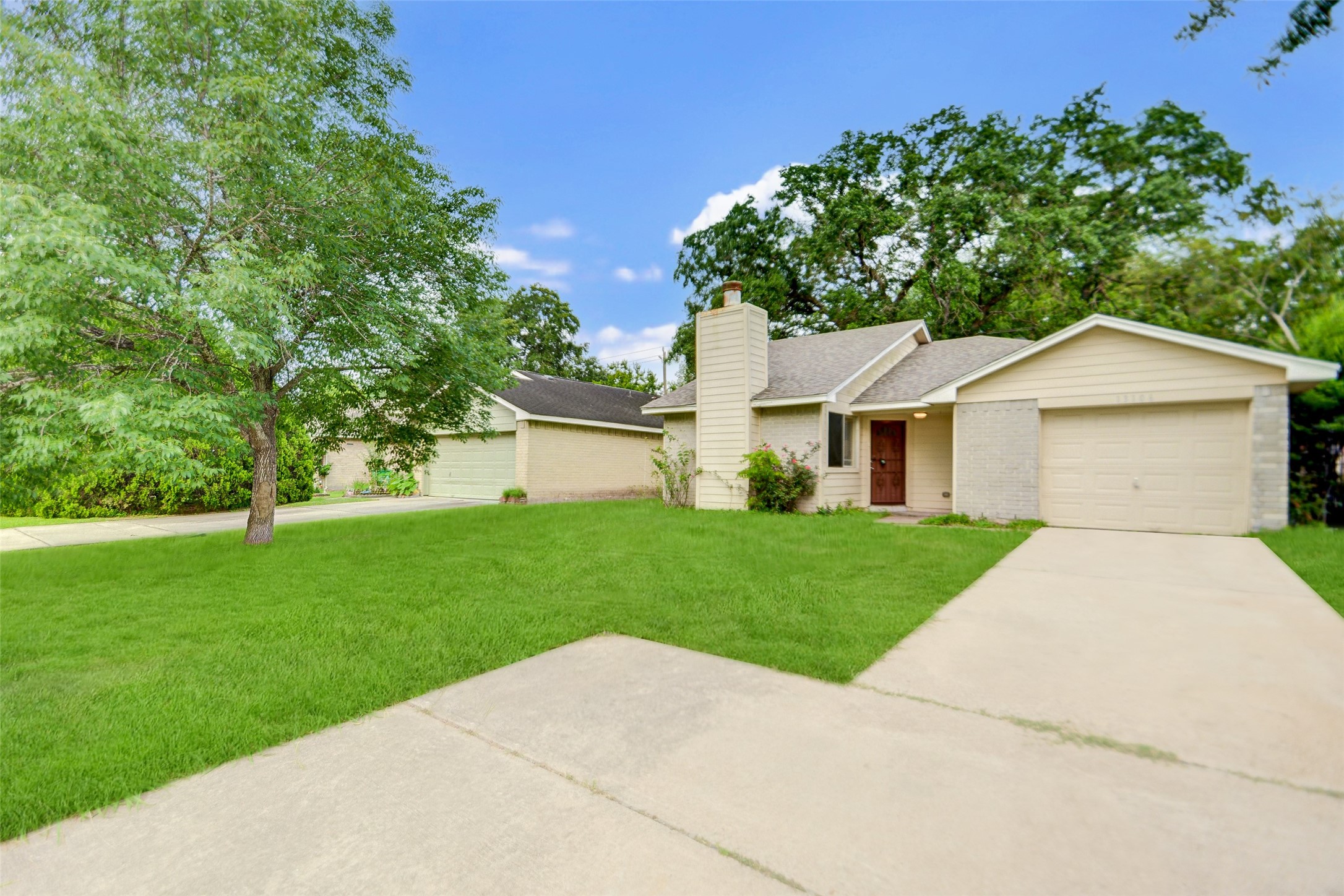 13106 Townwood Drive Property Photo 2