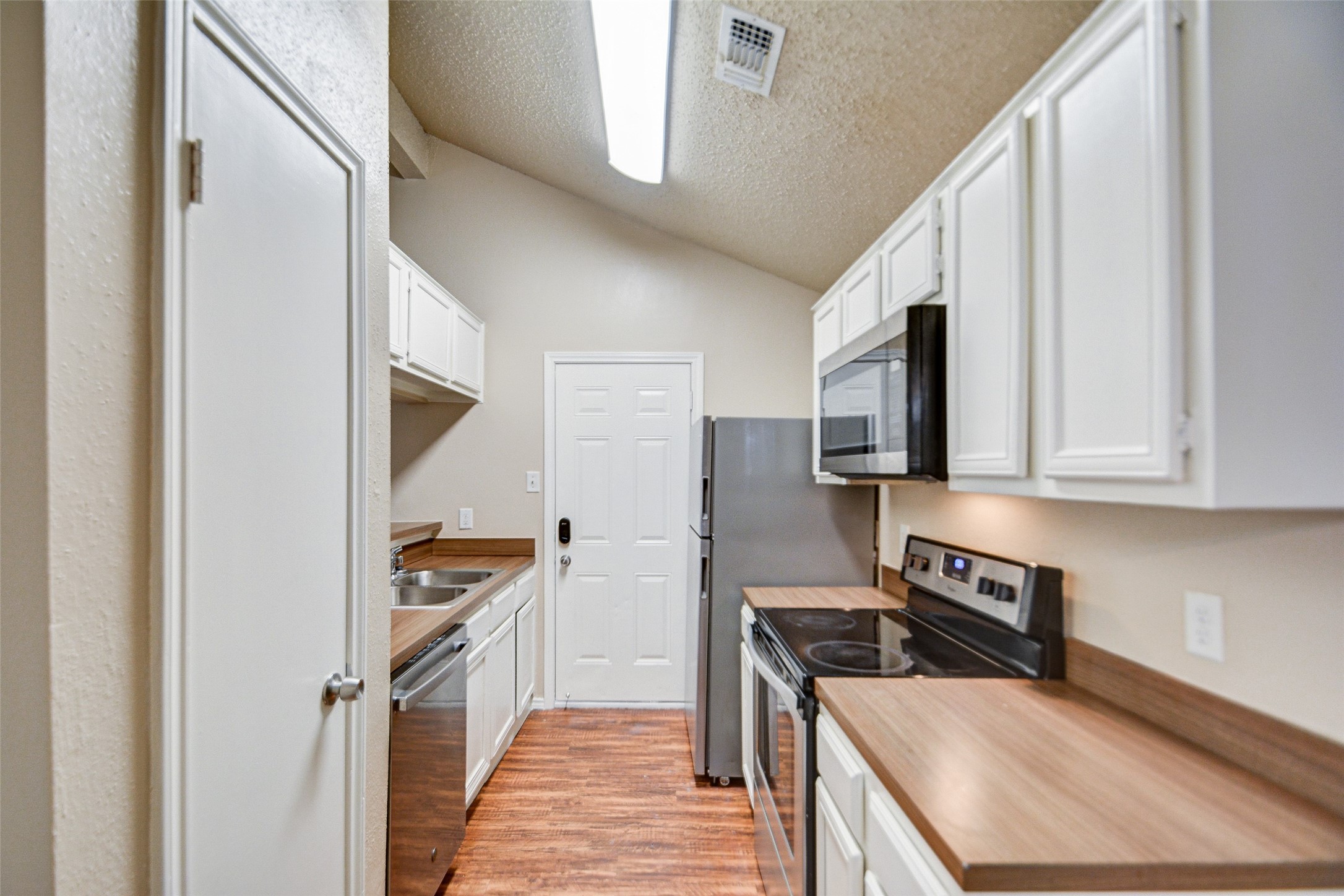 13106 Townwood Drive Property Photo 7