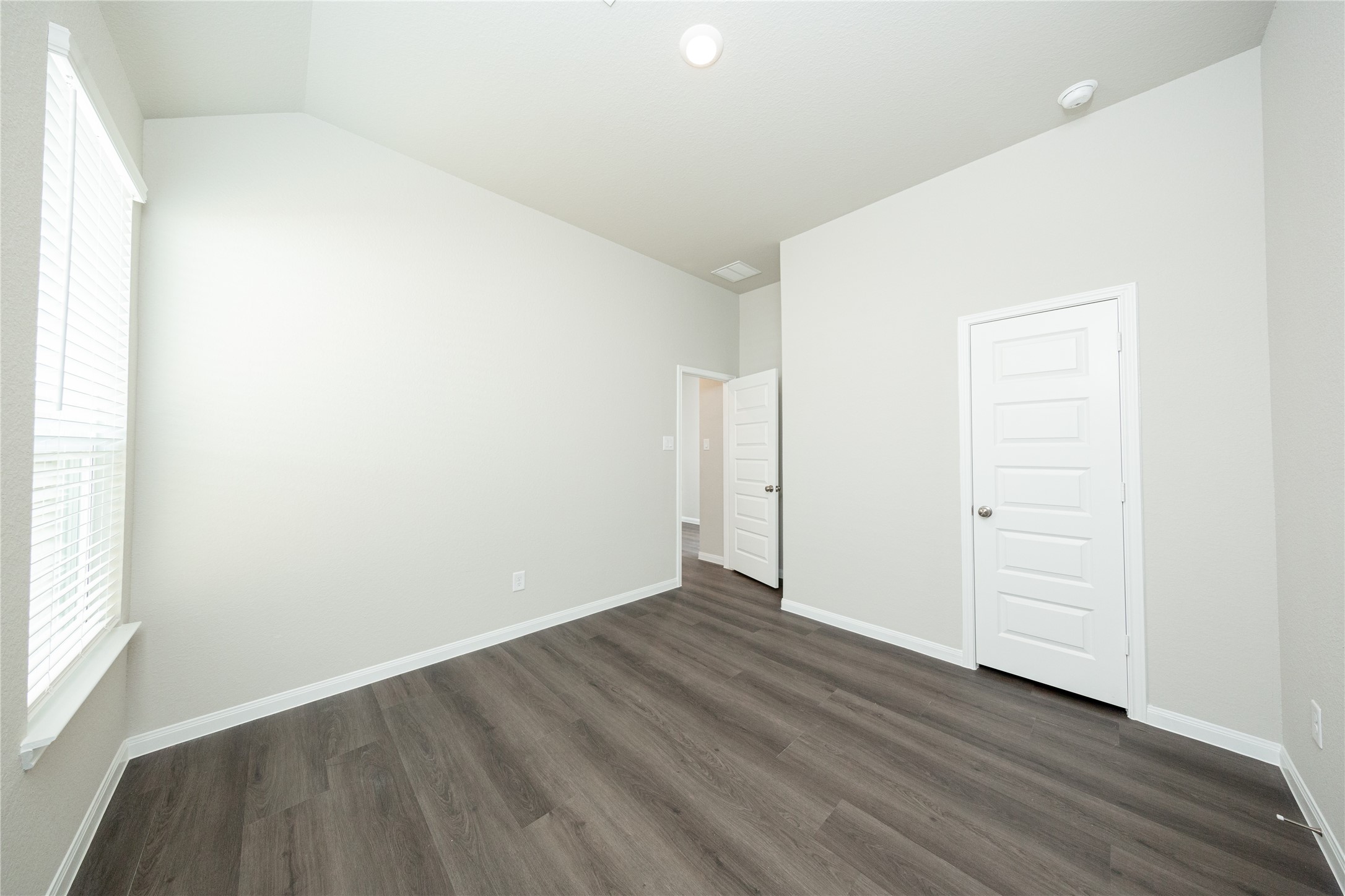 3021 Mustang Grove Way Property Photo 6