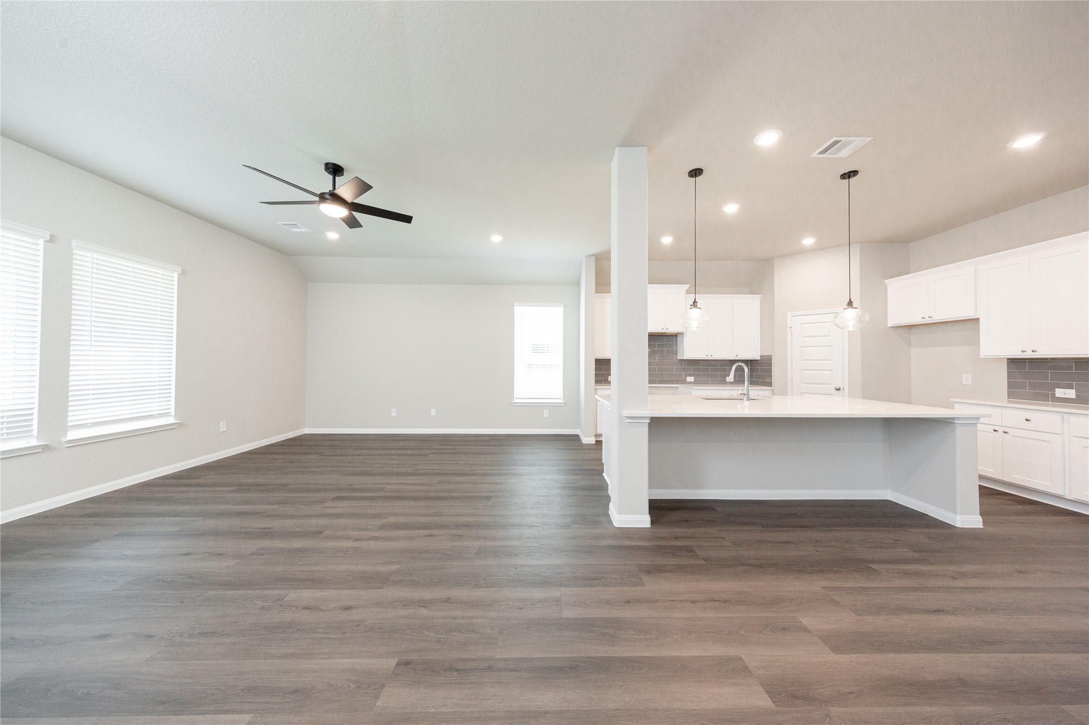 3021 Mustang Grove Way Property Photo 13