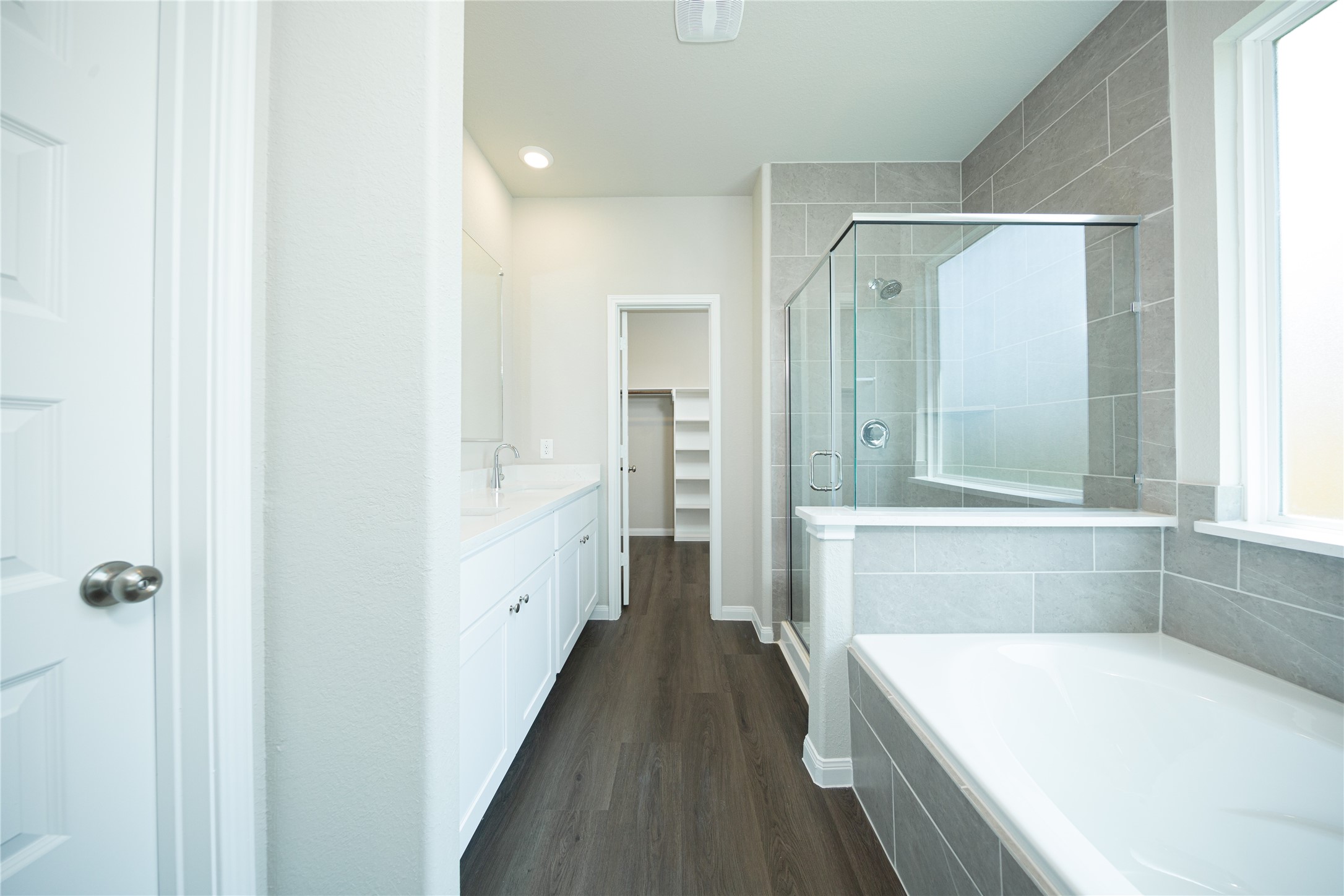 3021 Mustang Grove Way Property Photo 19