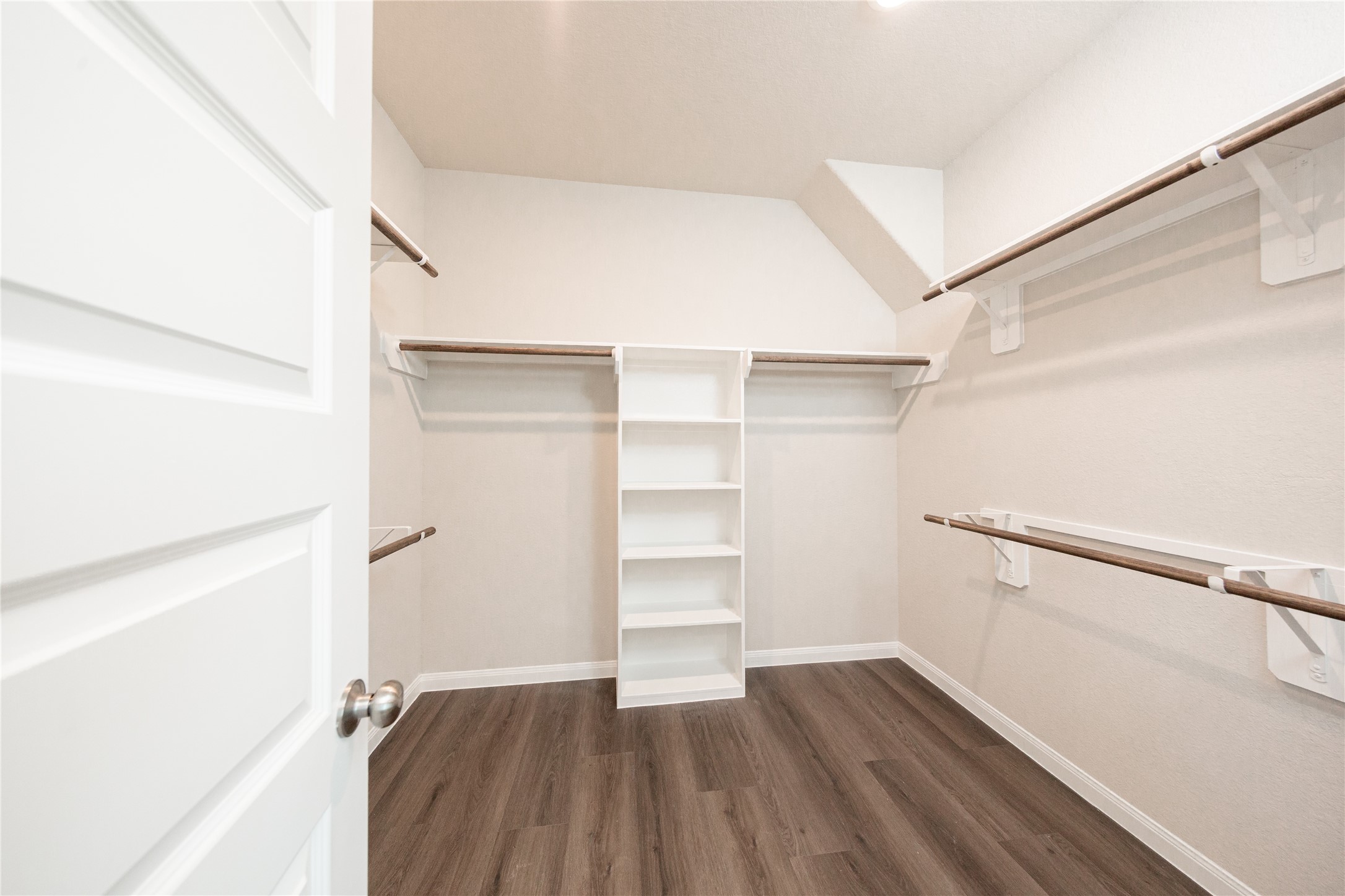 3021 Mustang Grove Way Property Photo 20