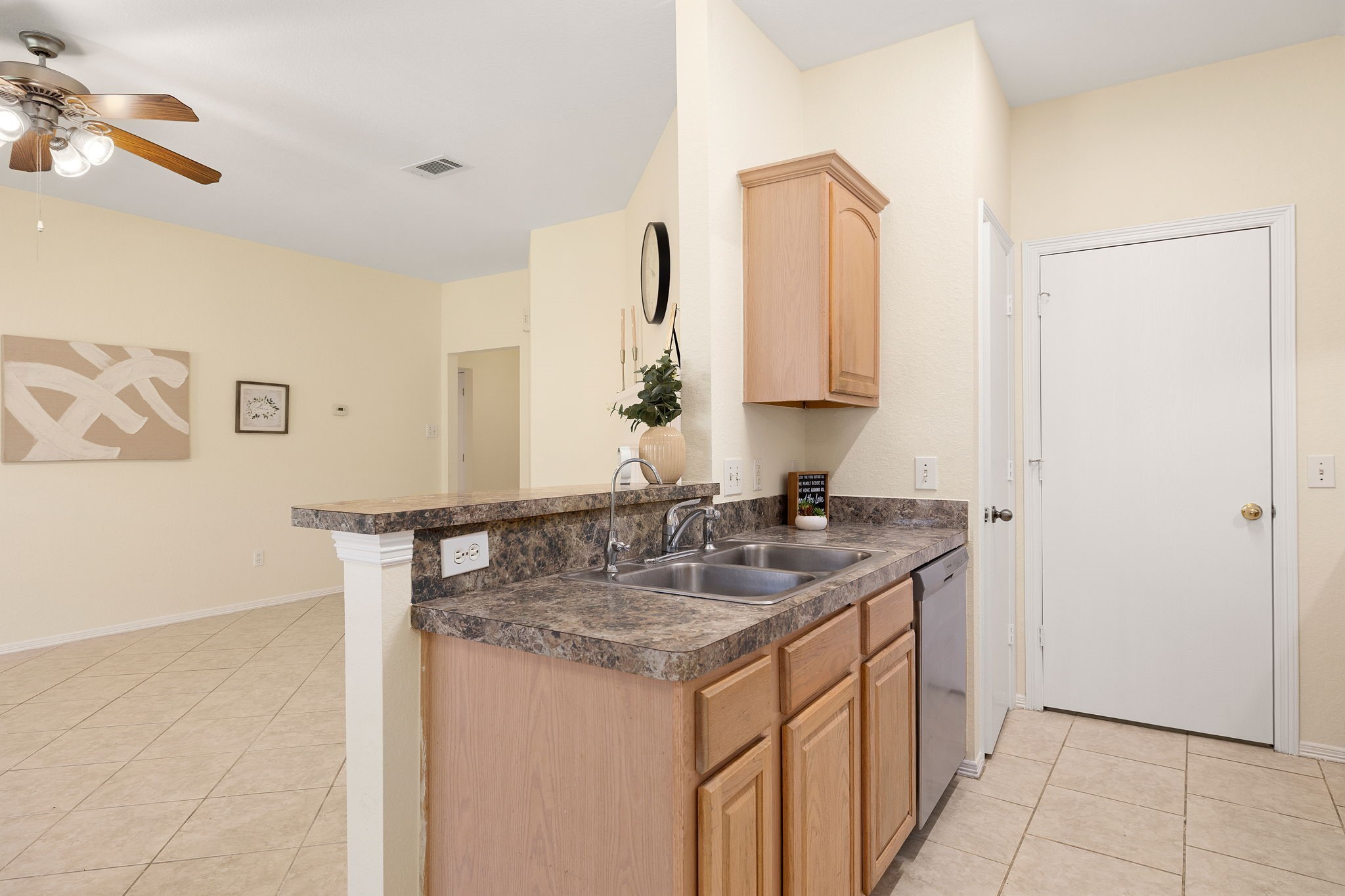 3618 Wingate Park Drive Property Photo 8