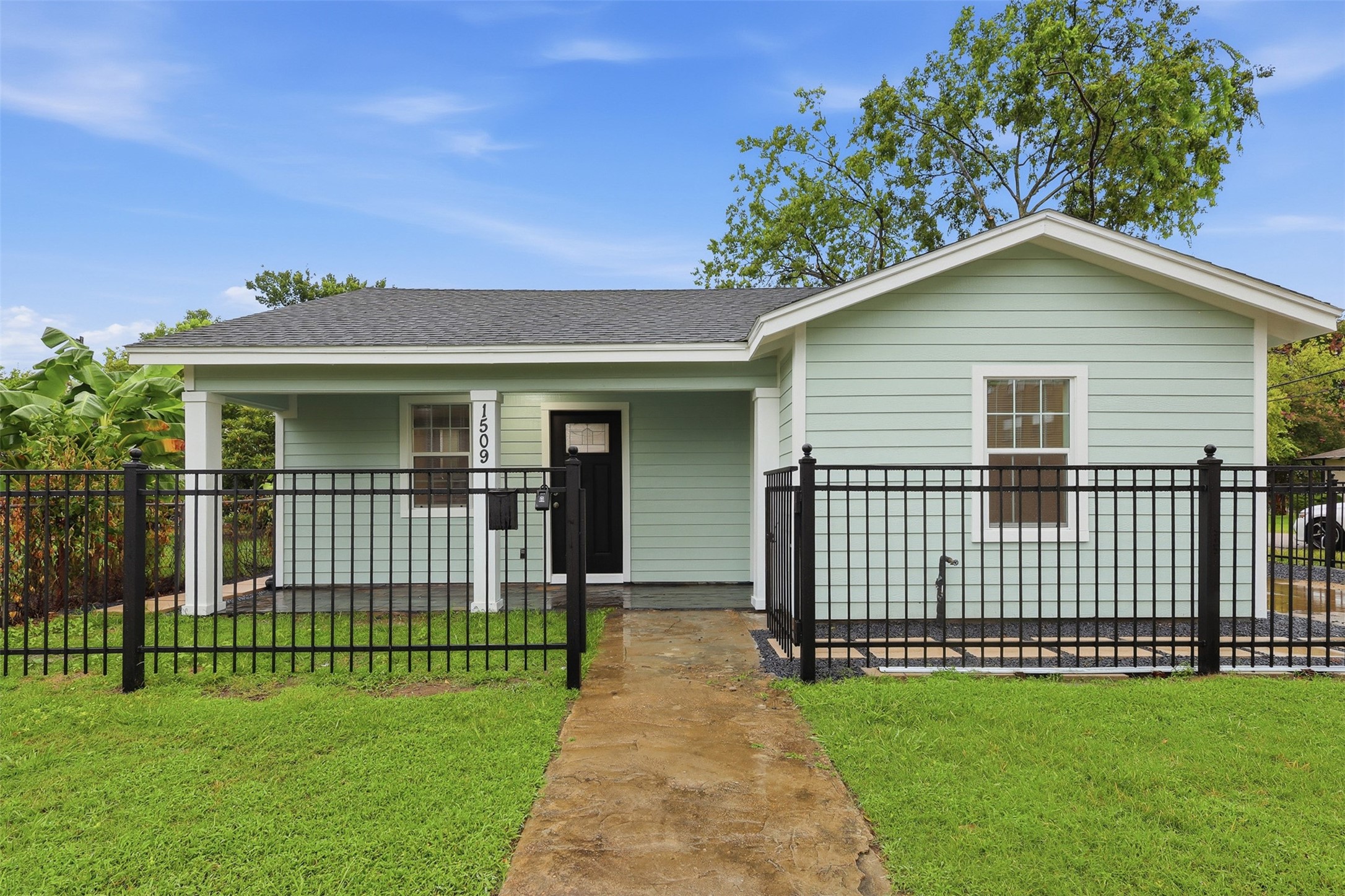 1509 Walton Street Property Photo 1