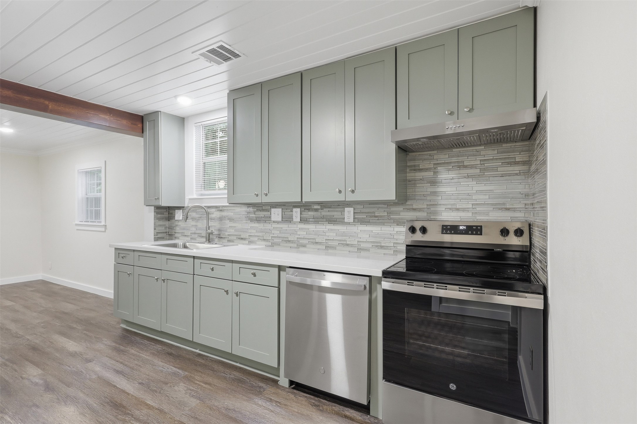 1509 Walton Street Property Photo 4