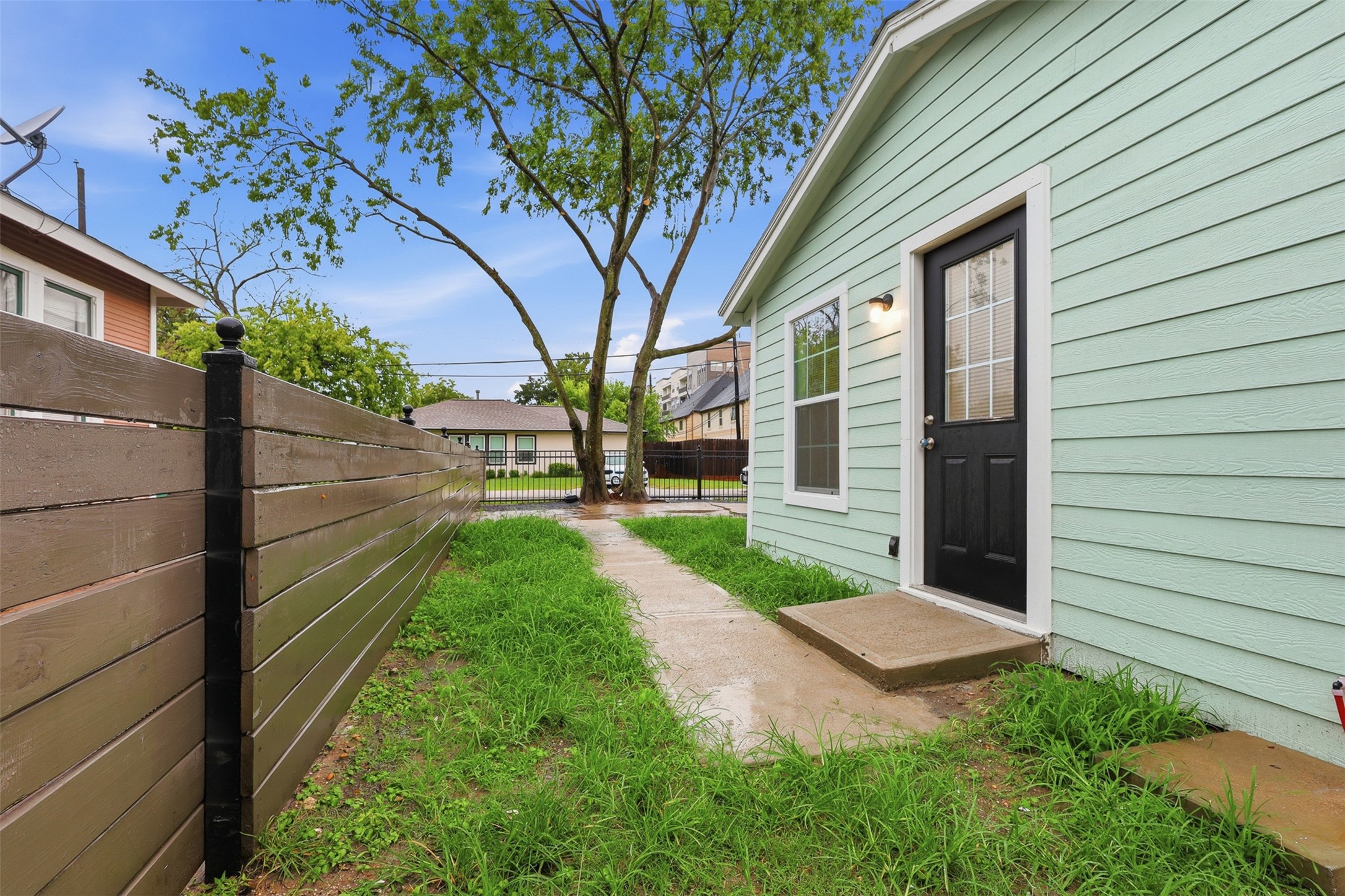 1509 Walton Street Property Photo 16