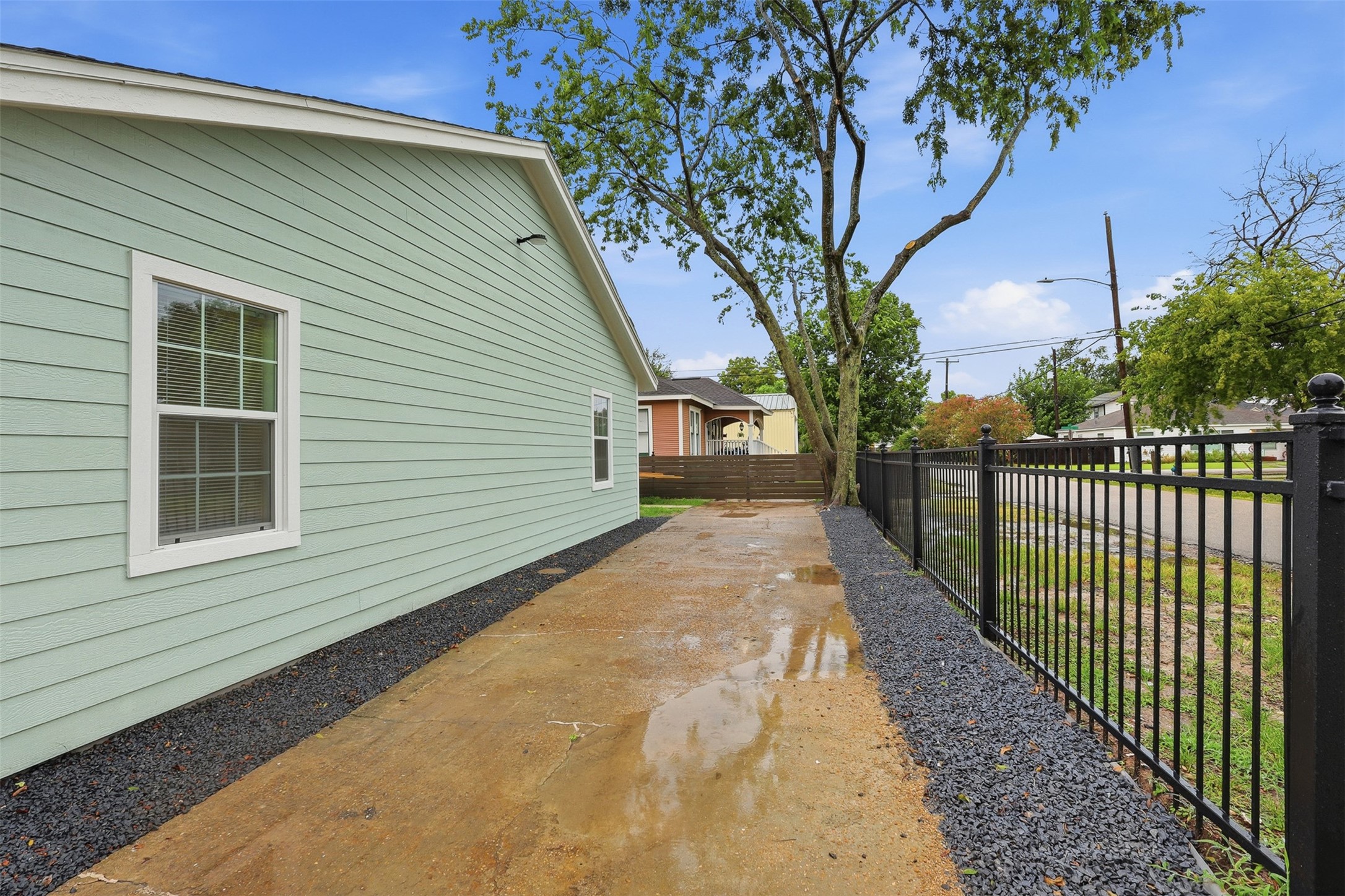1509 Walton Street Property Photo 17