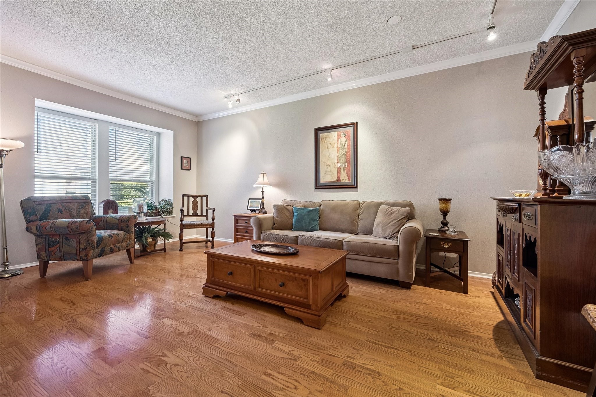 3822 Lake Street Property Photo 5