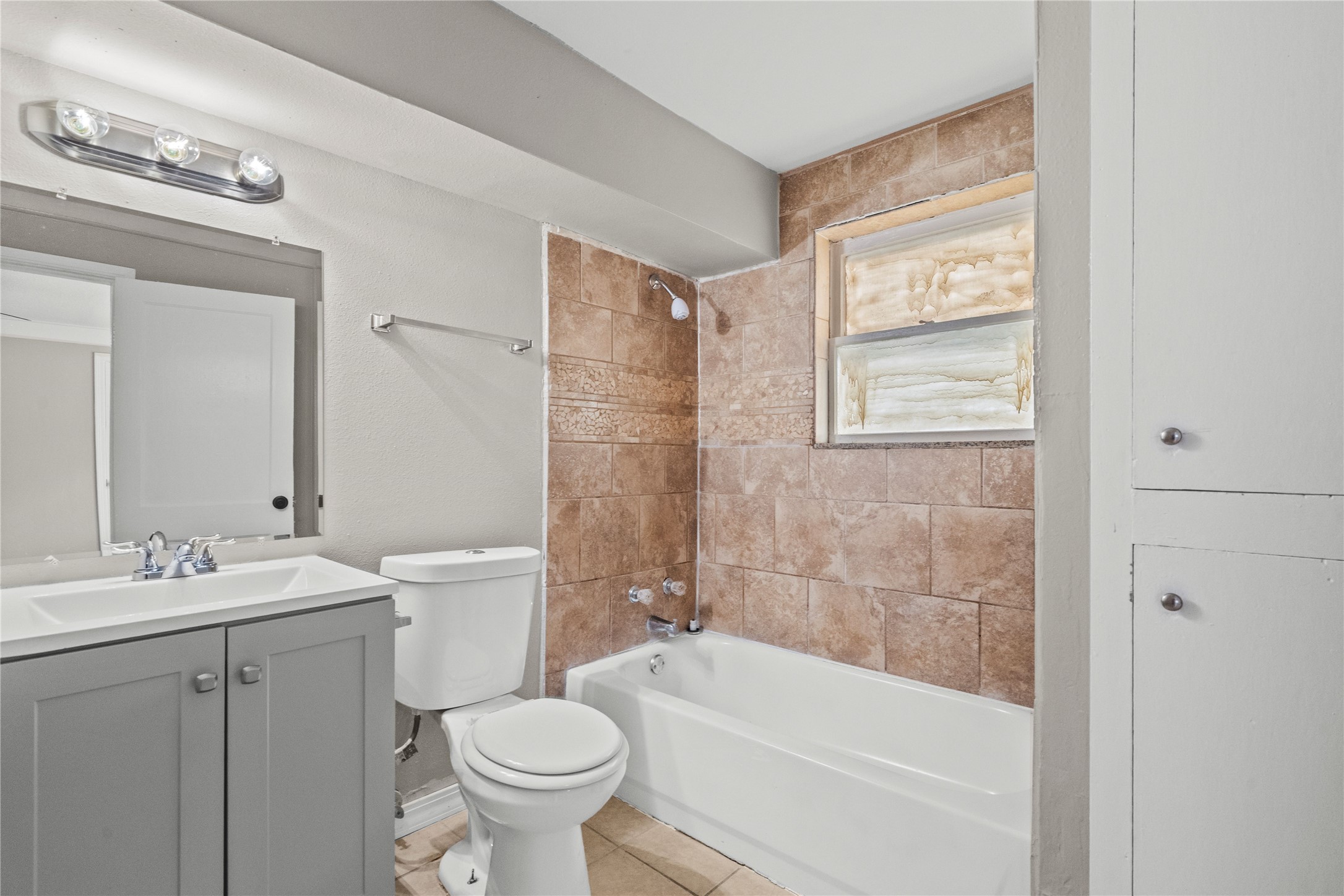 4020 Avenue O 1/2 Down Property Photo 11