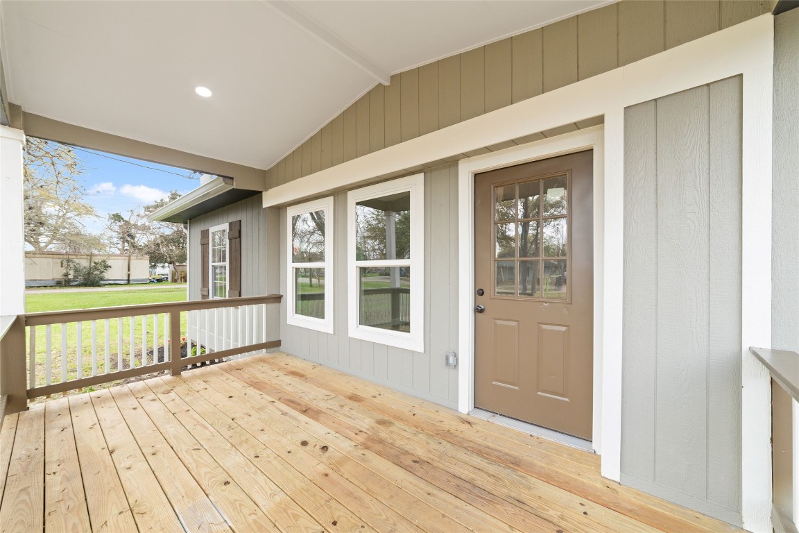 1416 E Avenue B Property Photo 3
