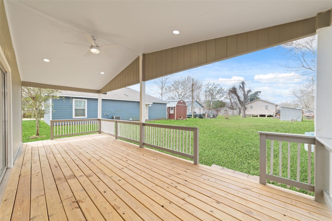 1416 E Avenue B Property Photo 4