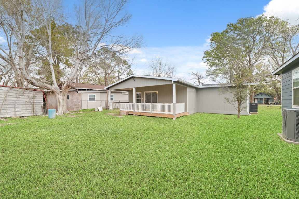 1416 E Avenue B Property Photo 5
