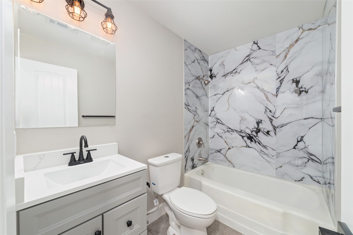 1416 E Avenue B Property Photo 6