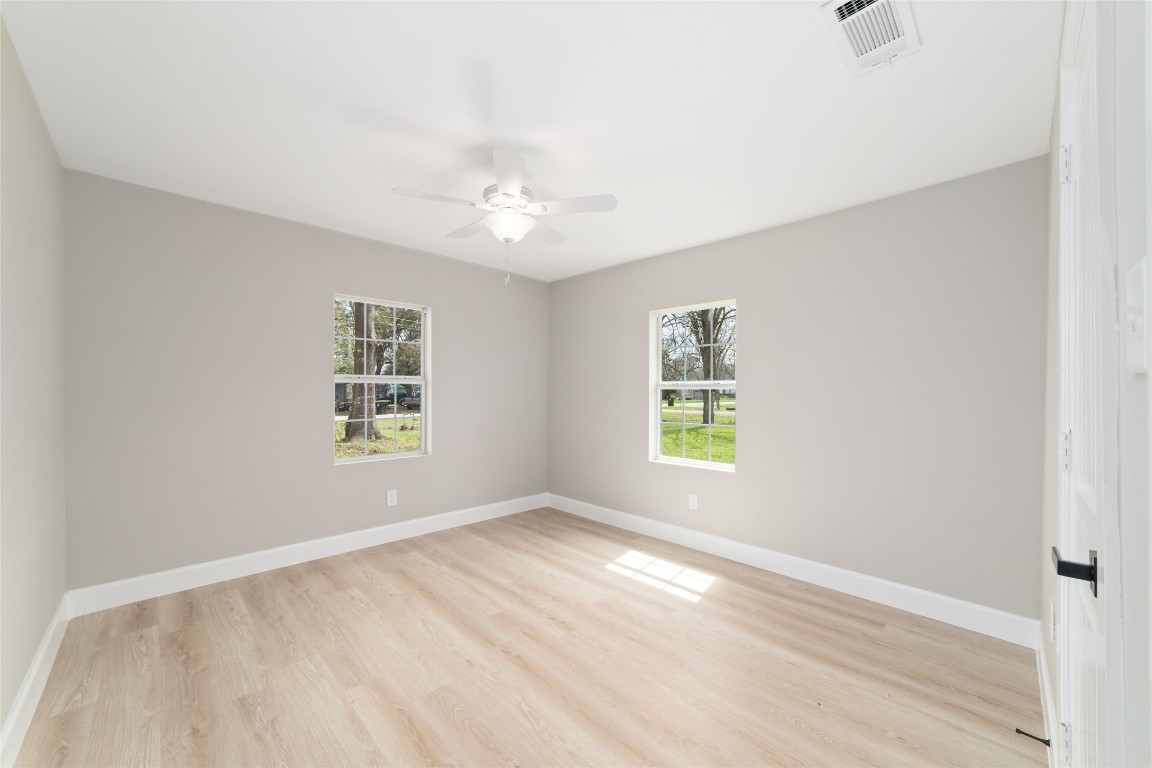 1416 E Avenue B Property Photo 8