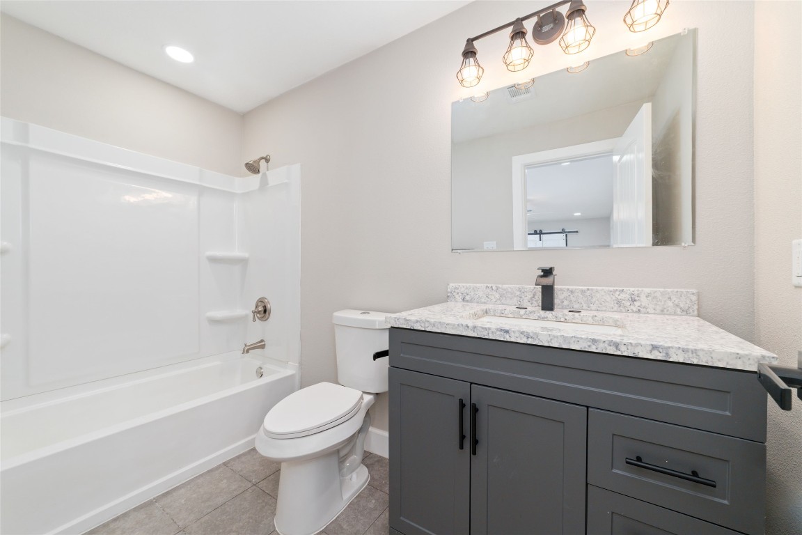 1416 E Avenue B Property Photo 11