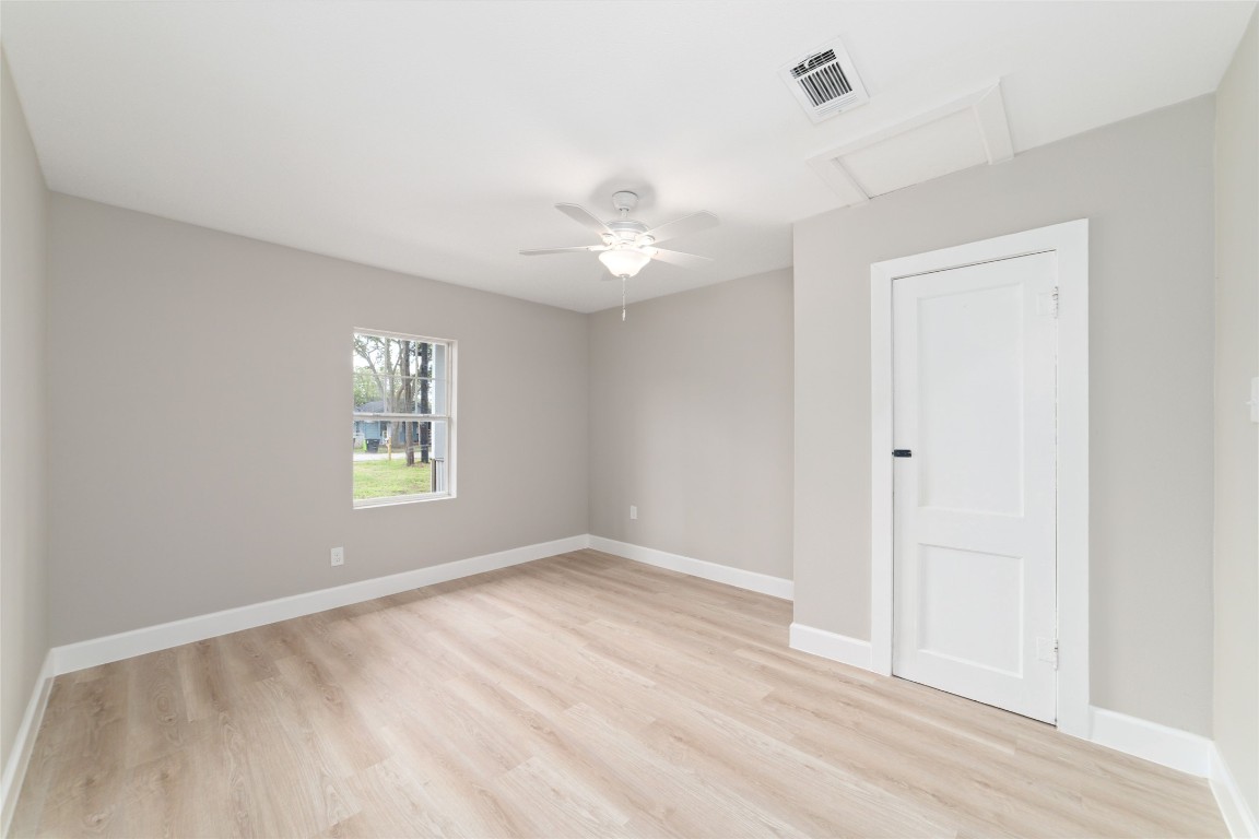 1416 E Avenue B Property Photo 13
