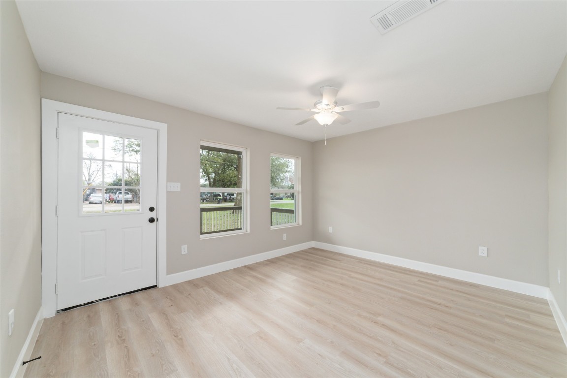 1416 E Avenue B Property Photo 20