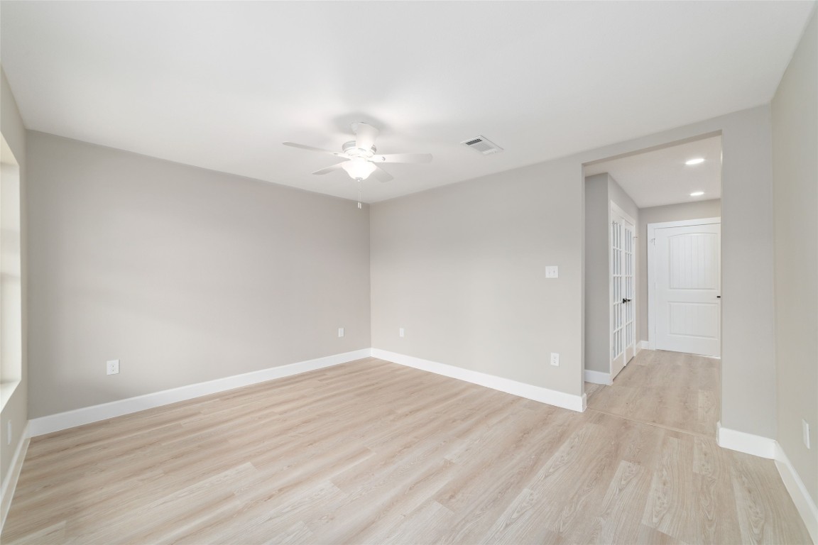 1416 E Avenue B Property Photo 21